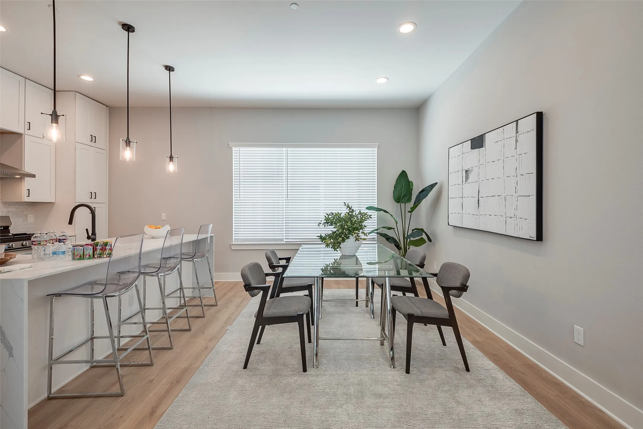Townhouse For Rent in Dallas County , 1423 N Carroll Avenue, Dallas, Texas 75204, 2 Bedroom, 3 Bathroom, 2 Garage spaces, 1,722 Sqft, built in 2023, mls#21399728, Real Estate Agent in Dallas, Homes For Rent in Dallas county, Homes For Rent in Dallas, Realtor in Dallas Texas, Real Estate Brokerage Independent Realty Texas, Luminita Cordes Realtor