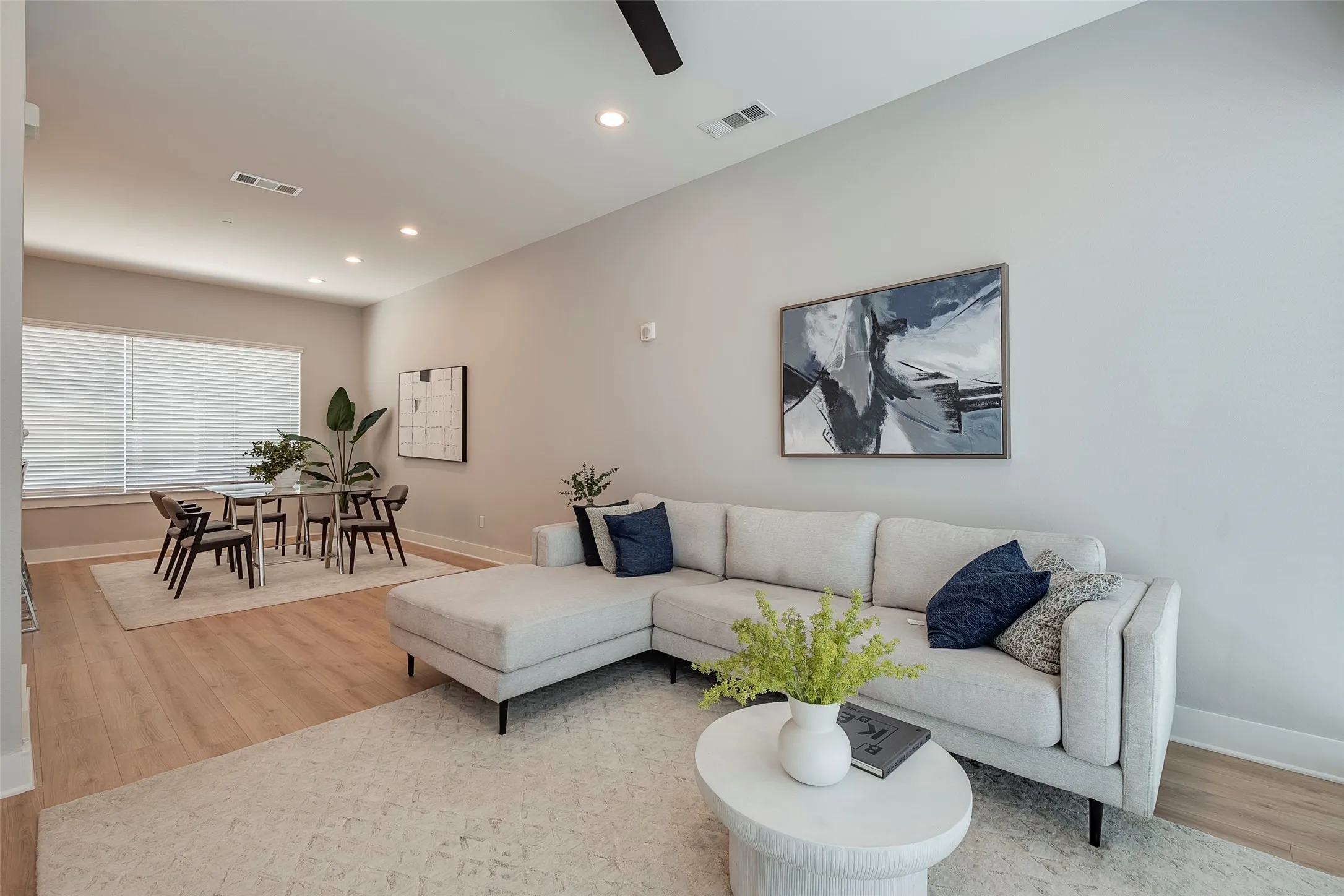 Townhouse For Rent in Dallas County , 1423 N Carroll Avenue, Dallas, Texas 75204, 2 Bedroom, 3 Bathroom, 2 Garage spaces, 1,722 Sqft, built in 2023, mls#21399728, Real Estate Agent in Dallas, Homes For Rent in Dallas county, Homes For Rent in Dallas, Realtor in Dallas Texas, Real Estate Brokerage Independent Realty Texas, Luminita Cordes Realtor