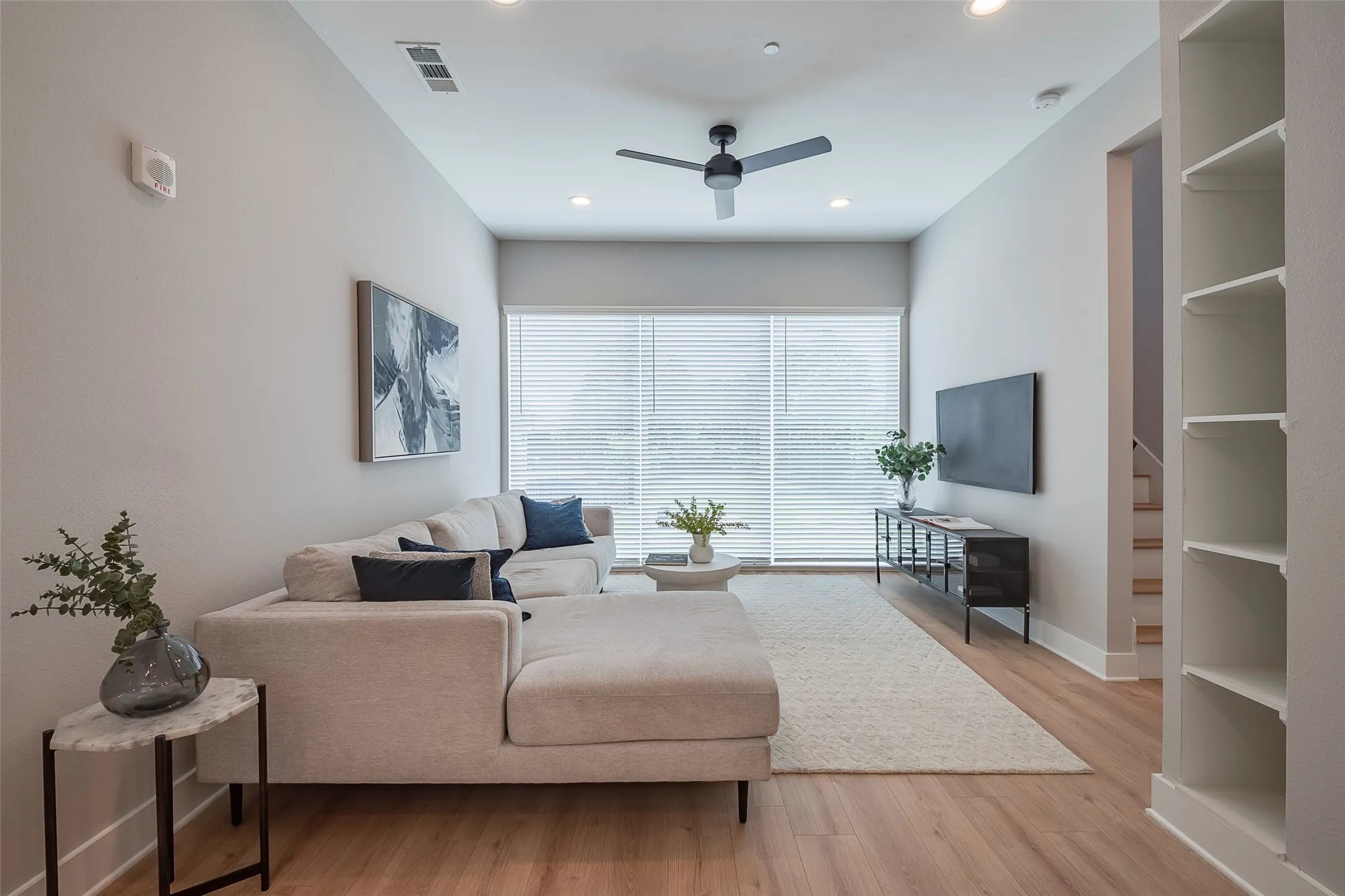 Townhouse For Rent in Dallas County , 1423 N Carroll Avenue, Dallas, Texas 75204, 2 Bedroom, 3 Bathroom, 2 Garage spaces, 1,722 Sqft, built in 2023, mls#21399728, Real Estate Agent in Dallas, Homes For Rent in Dallas county, Homes For Rent in Dallas, Realtor in Dallas Texas, Real Estate Brokerage Independent Realty Texas, Luminita Cordes Realtor