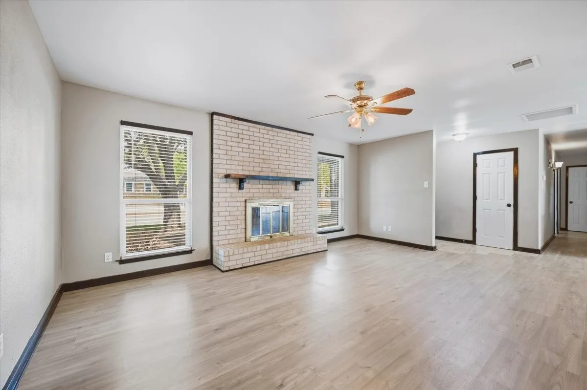 Single Family Residence For Sale in Dallas County , 1206 Oakbluff Drive, Lancaster, Texas 75146, 3 Bedroom, 2 Bathroom, 1 Garage spaces, 1,289 Sqft, built in 1978, mls#21399786, Real Estate Agent in Lancaster, Homes For Sale in Dallas county, Homes For Sale in Lancaster, Realtor in Lancaster Texas, Real Estate Brokerage Independent Realty Texas, Luminita Cordes Realtor