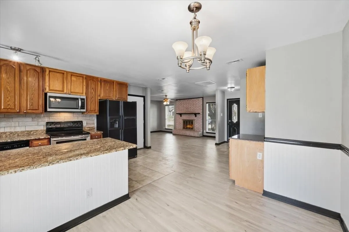 Single Family Residence For Sale in Dallas County , 1206 Oakbluff Drive, Lancaster, Texas 75146, 3 Bedroom, 2 Bathroom, 1 Garage spaces, 1,289 Sqft, built in 1978, mls#21399786, Real Estate Agent in Lancaster, Homes For Sale in Dallas county, Homes For Sale in Lancaster, Realtor in Lancaster Texas, Real Estate Brokerage Independent Realty Texas, Luminita Cordes Realtor