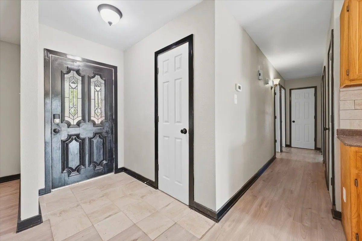 Single Family Residence For Sale in Dallas County , 1206 Oakbluff Drive, Lancaster, Texas 75146, 3 Bedroom, 2 Bathroom, 1 Garage spaces, 1,289 Sqft, built in 1978, mls#21399786, Real Estate Agent in Lancaster, Homes For Sale in Dallas county, Homes For Sale in Lancaster, Realtor in Lancaster Texas, Real Estate Brokerage Independent Realty Texas, Luminita Cordes Realtor