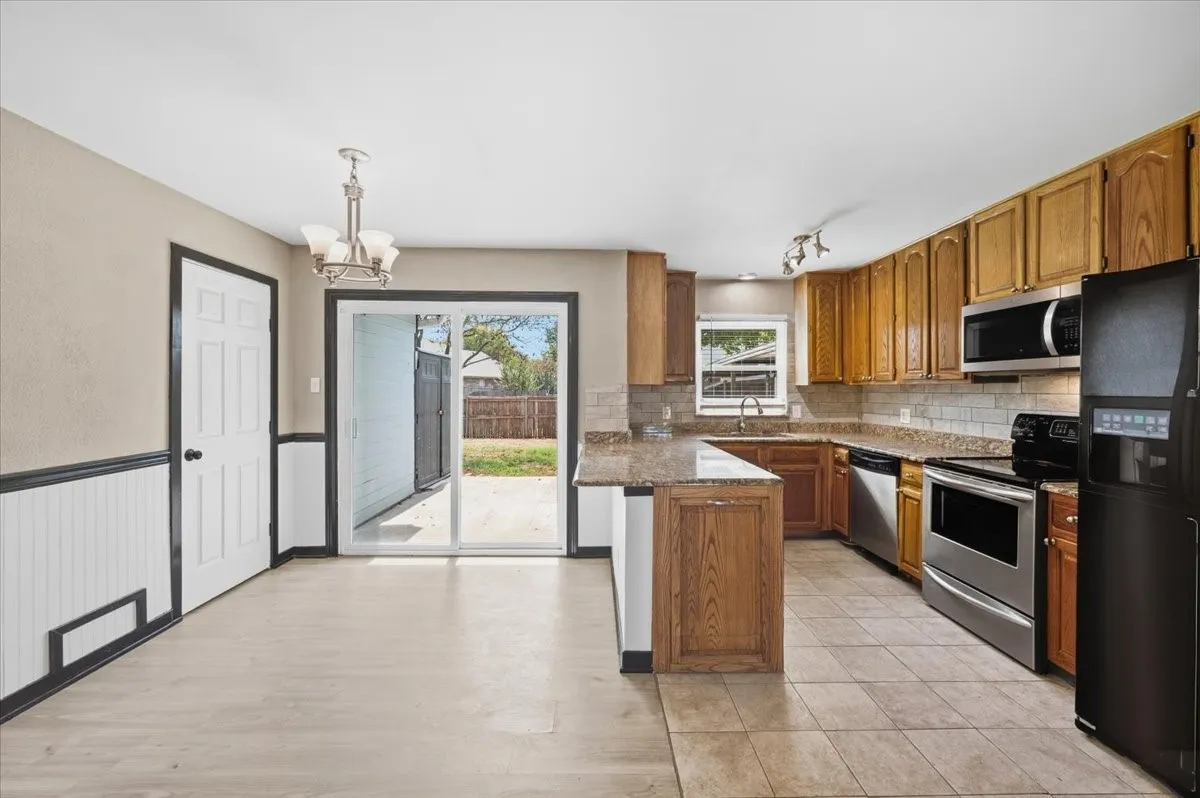 Single Family Residence For Sale in Dallas County , 1206 Oakbluff Drive, Lancaster, Texas 75146, 3 Bedroom, 2 Bathroom, 1 Garage spaces, 1,289 Sqft, built in 1978, mls#21399786, Real Estate Agent in Lancaster, Homes For Sale in Dallas county, Homes For Sale in Lancaster, Realtor in Lancaster Texas, Real Estate Brokerage Independent Realty Texas, Luminita Cordes Realtor