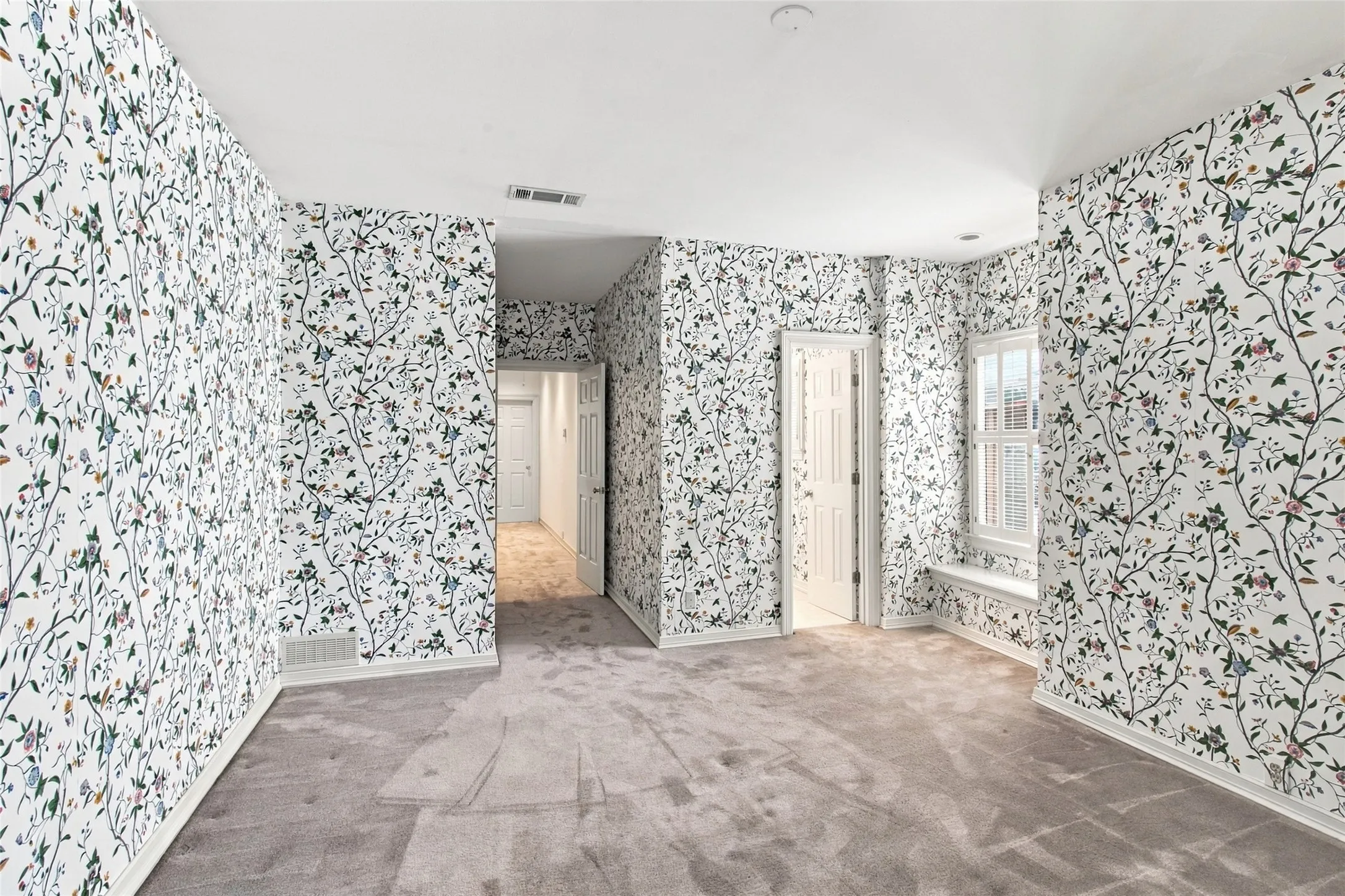 Single Family Residence For Sale in Dallas County , 3645 Mcfarlin Boulevard, University Park, Texas 75205, 3 Bedroom, 4 Bathroom, Garage spaces, 2,173 Sqft, built in 1982, mls#21399446, Real Estate Agent in University Park, Homes For Sale in Dallas county, Homes For Sale in University Park, Realtor in University Park Texas, Real Estate Brokerage Independent Realty Texas, Luminita Cordes Realtor