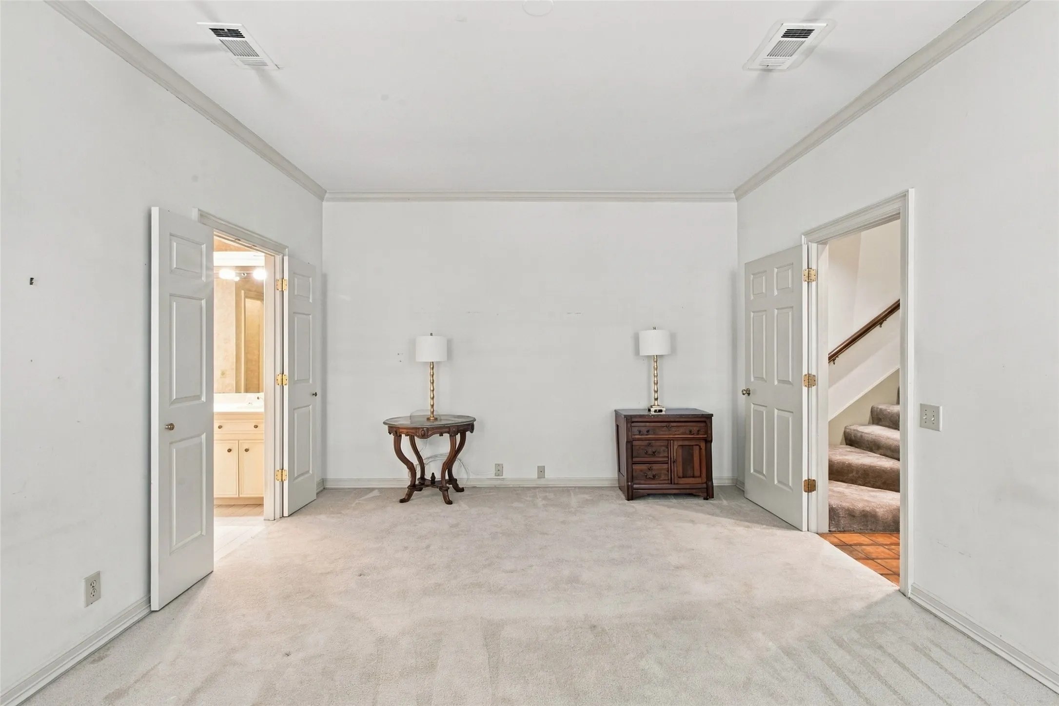 Single Family Residence For Sale in Dallas County , 3645 Mcfarlin Boulevard, University Park, Texas 75205, 3 Bedroom, 4 Bathroom, Garage spaces, 2,173 Sqft, built in 1982, mls#21399446, Real Estate Agent in University Park, Homes For Sale in Dallas county, Homes For Sale in University Park, Realtor in University Park Texas, Real Estate Brokerage Independent Realty Texas, Luminita Cordes Realtor