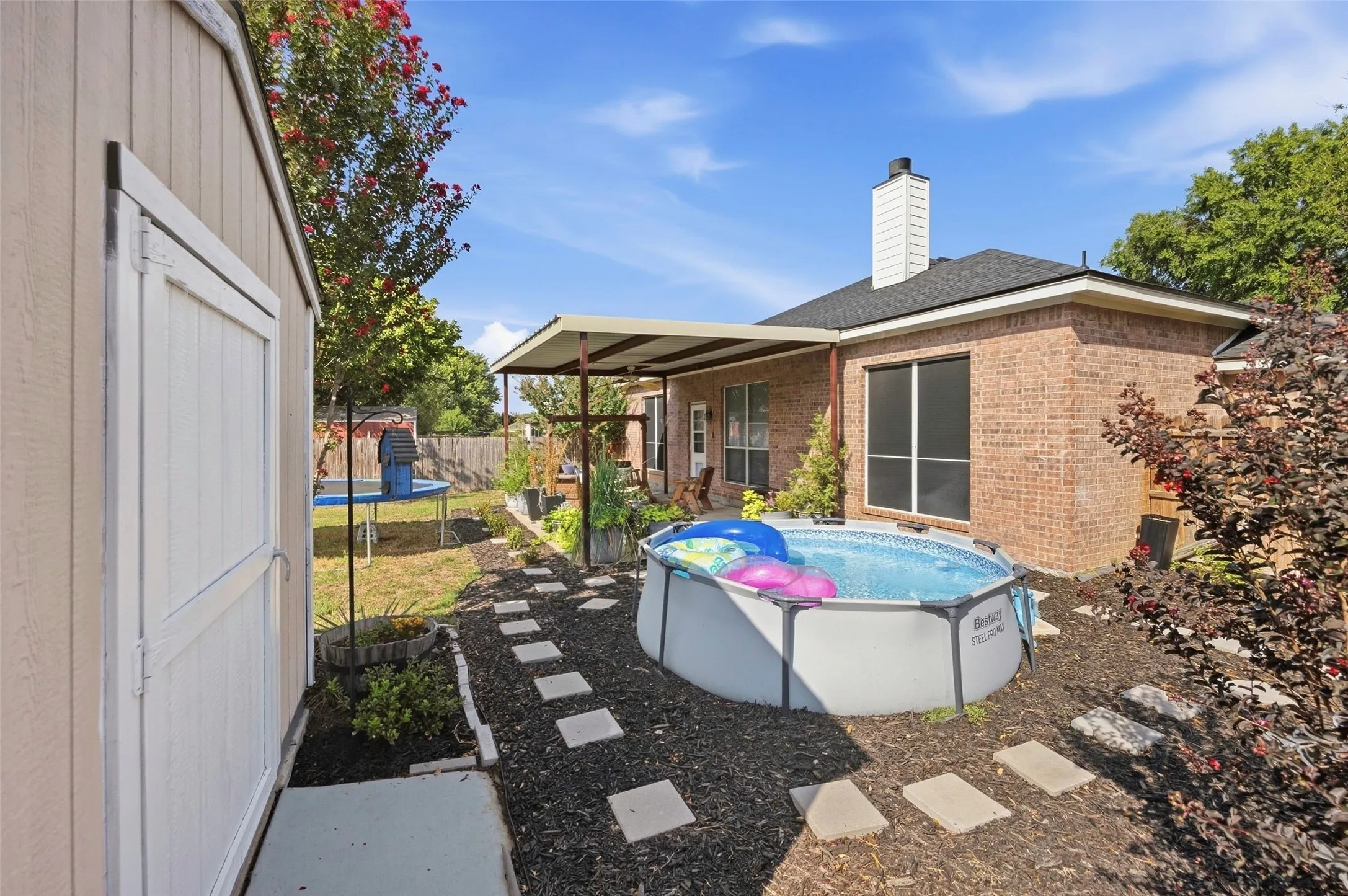 Single Family Residence For Sale in Parker County , 221 Whitestone Way, Weatherford, Texas 76085, 3 Bedroom, 2 Bathroom, 2 Garage spaces, 1,707 Sqft, built in 2002, mls#21397647, Real Estate Agent in Weatherford, Homes For Sale in Parker county, Homes For Sale in Weatherford, Realtor in Weatherford Texas, Real Estate Brokerage Independent Realty Texas, Luminita Cordes Realtor
