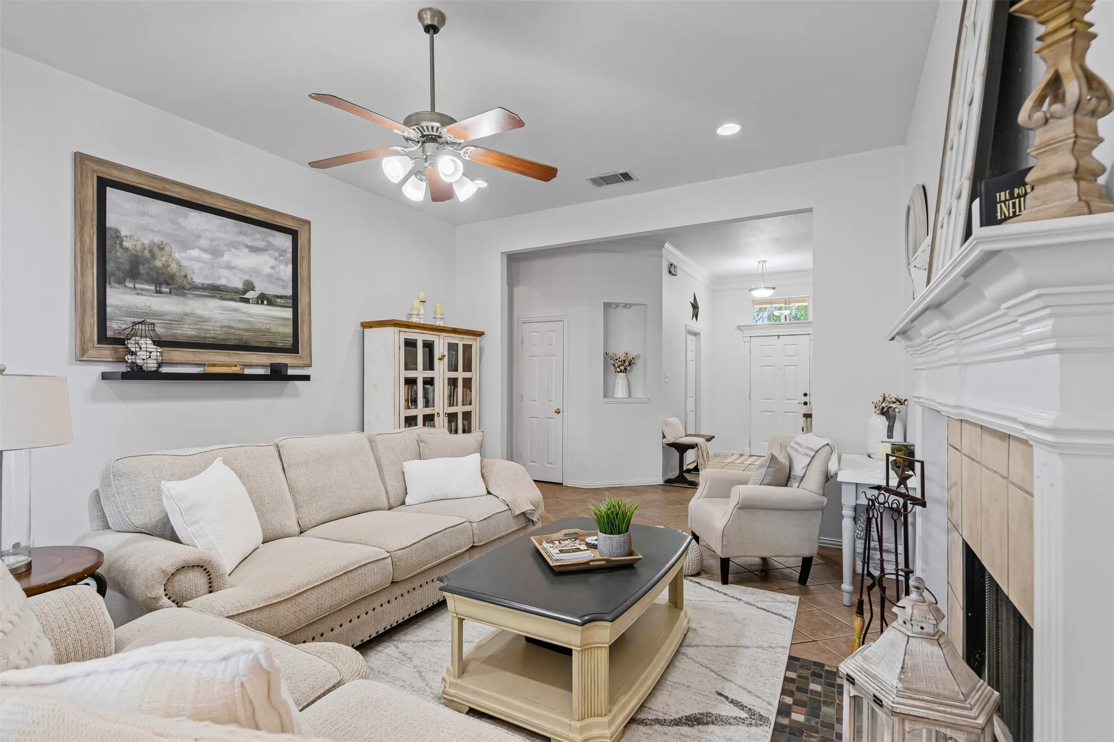 Single Family Residence For Sale in Parker County , 221 Whitestone Way, Weatherford, Texas 76085, 3 Bedroom, 2 Bathroom, 2 Garage spaces, 1,707 Sqft, built in 2002, mls#21397647, Real Estate Agent in Weatherford, Homes For Sale in Parker county, Homes For Sale in Weatherford, Realtor in Weatherford Texas, Real Estate Brokerage Independent Realty Texas, Luminita Cordes Realtor