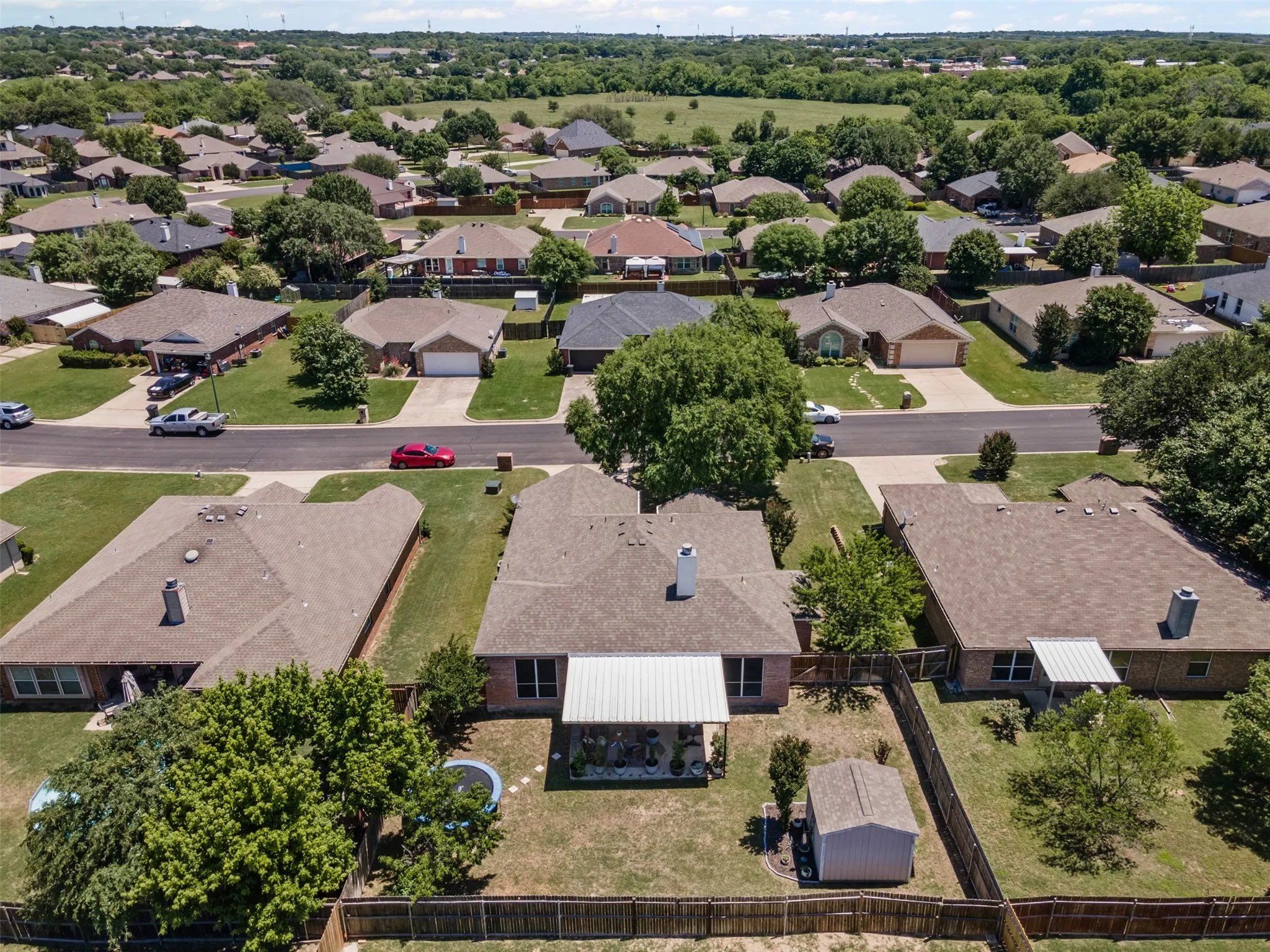 Single Family Residence For Sale in Parker County , 221 Whitestone Way, Weatherford, Texas 76085, 3 Bedroom, 2 Bathroom, 2 Garage spaces, 1,707 Sqft, built in 2002, mls#21397647, Real Estate Agent in Weatherford, Homes For Sale in Parker county, Homes For Sale in Weatherford, Realtor in Weatherford Texas, Real Estate Brokerage Independent Realty Texas, Luminita Cordes Realtor