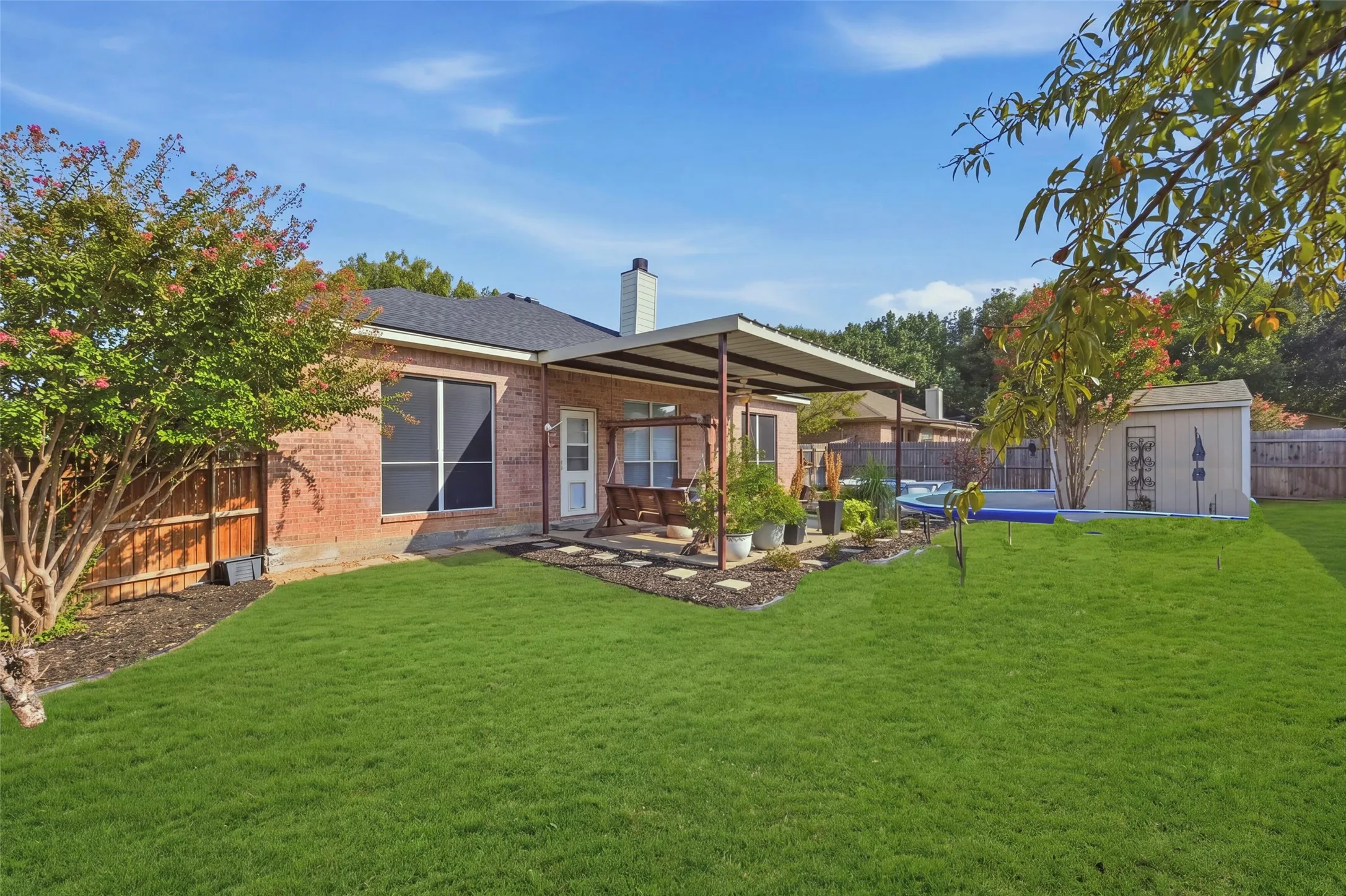 Single Family Residence For Sale in Parker County , 221 Whitestone Way, Weatherford, Texas 76085, 3 Bedroom, 2 Bathroom, 2 Garage spaces, 1,707 Sqft, built in 2002, mls#21397647, Real Estate Agent in Weatherford, Homes For Sale in Parker county, Homes For Sale in Weatherford, Realtor in Weatherford Texas, Real Estate Brokerage Independent Realty Texas, Luminita Cordes Realtor