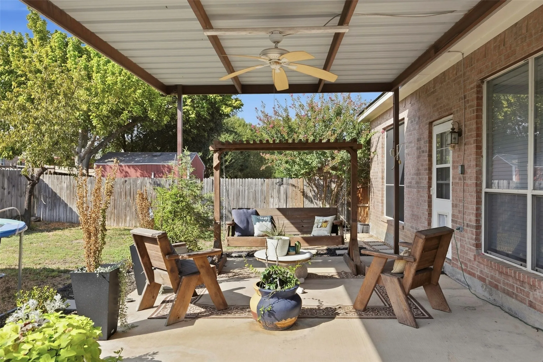 Single Family Residence For Sale in Parker County , 221 Whitestone Way, Weatherford, Texas 76085, 3 Bedroom, 2 Bathroom, 2 Garage spaces, 1,707 Sqft, built in 2002, mls#21397647, Real Estate Agent in Weatherford, Homes For Sale in Parker county, Homes For Sale in Weatherford, Realtor in Weatherford Texas, Real Estate Brokerage Independent Realty Texas, Luminita Cordes Realtor