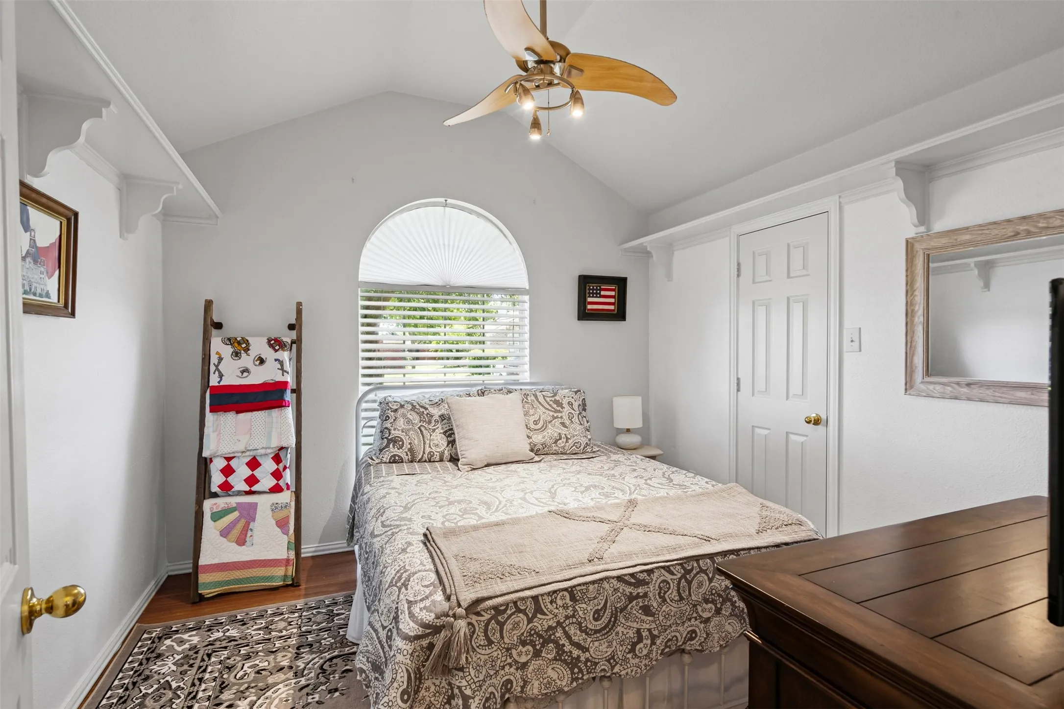 Single Family Residence For Sale in Parker County , 221 Whitestone Way, Weatherford, Texas 76085, 3 Bedroom, 2 Bathroom, 2 Garage spaces, 1,707 Sqft, built in 2002, mls#21397647, Real Estate Agent in Weatherford, Homes For Sale in Parker county, Homes For Sale in Weatherford, Realtor in Weatherford Texas, Real Estate Brokerage Independent Realty Texas, Luminita Cordes Realtor