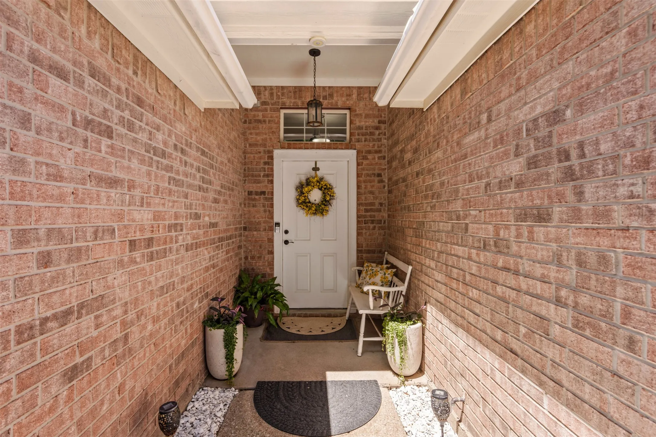 Single Family Residence For Sale in Parker County , 221 Whitestone Way, Weatherford, Texas 76085, 3 Bedroom, 2 Bathroom, 2 Garage spaces, 1,707 Sqft, built in 2002, mls#21397647, Real Estate Agent in Weatherford, Homes For Sale in Parker county, Homes For Sale in Weatherford, Realtor in Weatherford Texas, Real Estate Brokerage Independent Realty Texas, Luminita Cordes Realtor