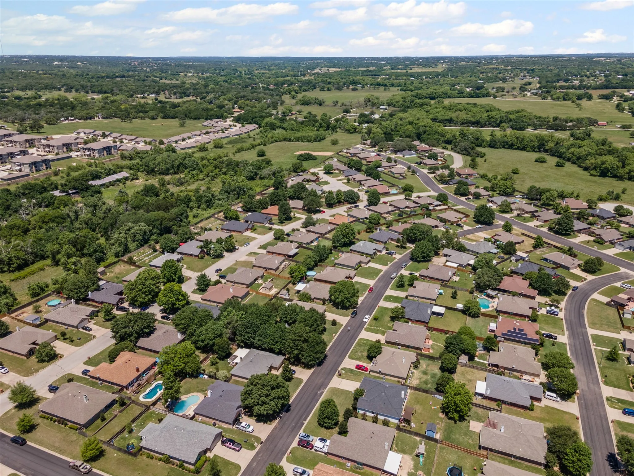 Single Family Residence For Sale in Parker County , 221 Whitestone Way, Weatherford, Texas 76085, 3 Bedroom, 2 Bathroom, 2 Garage spaces, 1,707 Sqft, built in 2002, mls#21397647, Real Estate Agent in Weatherford, Homes For Sale in Parker county, Homes For Sale in Weatherford, Realtor in Weatherford Texas, Real Estate Brokerage Independent Realty Texas, Luminita Cordes Realtor