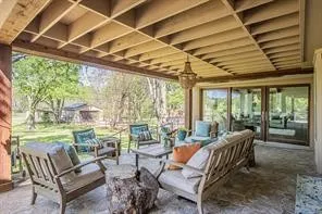 Single Family Residence For Rent in Tarrant County , 616 Frontier Court, Colleyville, Texas 76034, 4 Bedroom, 4 Bathroom, Garage spaces, 3,354 Sqft, built in 1977, mls#21399809, Real Estate Agent in Colleyville, Homes For Rent in Tarrant county, Homes For Rent in Colleyville, Realtor in Colleyville Texas, Real Estate Brokerage Independent Realty Texas, Luminita Cordes Realtor
