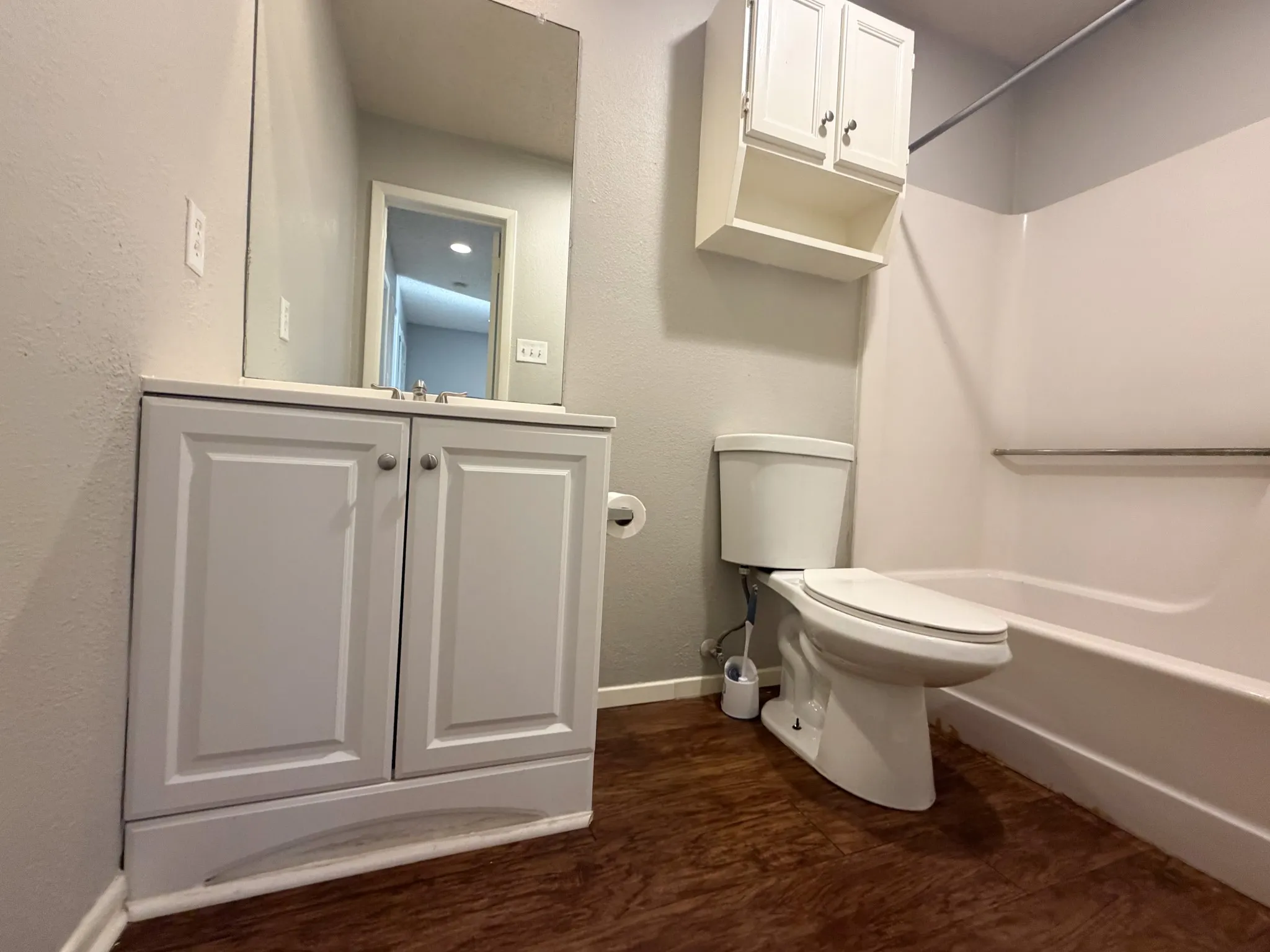 Triplex For Rent in Tarrant County , 615 Lost Springs Court C, Arlington, Texas 76012, 2 Bedroom, 2 Bathroom, Garage spaces, 1,045 Sqft, built in 1983, mls#21399807, Real Estate Agent in Arlington, Homes For Rent in Tarrant county, Homes For Rent in Arlington, Realtor in Arlington Texas, Real Estate Brokerage Independent Realty Texas, Luminita Cordes Realtor