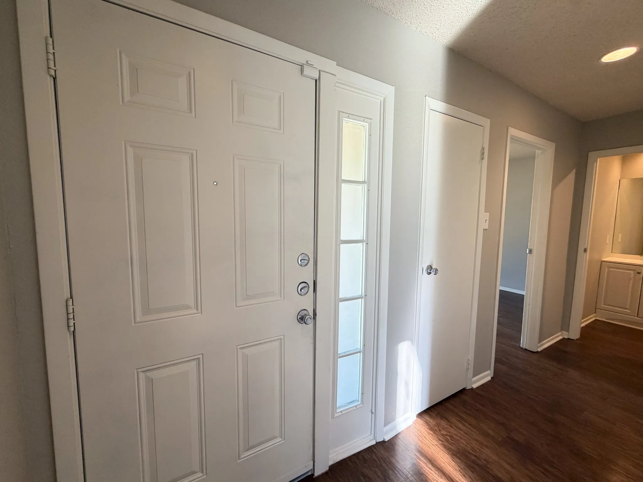 Triplex For Rent in Tarrant County , 615 Lost Springs Court C, Arlington, Texas 76012, 2 Bedroom, 2 Bathroom, Garage spaces, 1,045 Sqft, built in 1983, mls#21399807, Real Estate Agent in Arlington, Homes For Rent in Tarrant county, Homes For Rent in Arlington, Realtor in Arlington Texas, Real Estate Brokerage Independent Realty Texas, Luminita Cordes Realtor