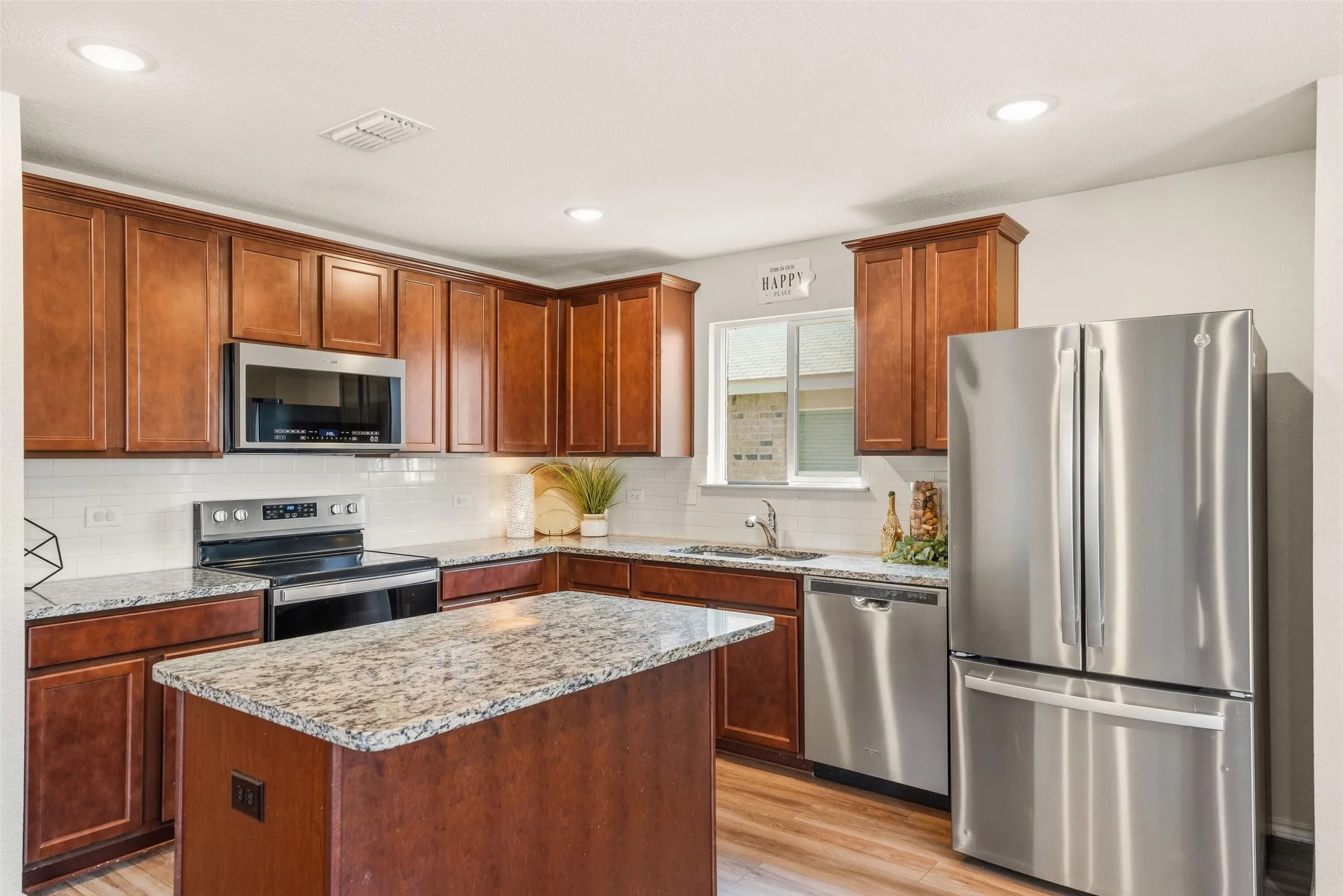 Single Family Residence For Rent in Denton County , 1209 Waggoner Drive, Aubrey, Texas 76227, 4 Bedroom, 3 Bathroom, 2 Garage spaces, 2,325 Sqft, built in 2021, mls#21393568, Real Estate Agent in Aubrey, Homes For Rent in Denton county, Homes For Rent in Aubrey, Realtor in Aubrey Texas, Real Estate Brokerage Independent Realty Texas, Luminita Cordes Realtor
