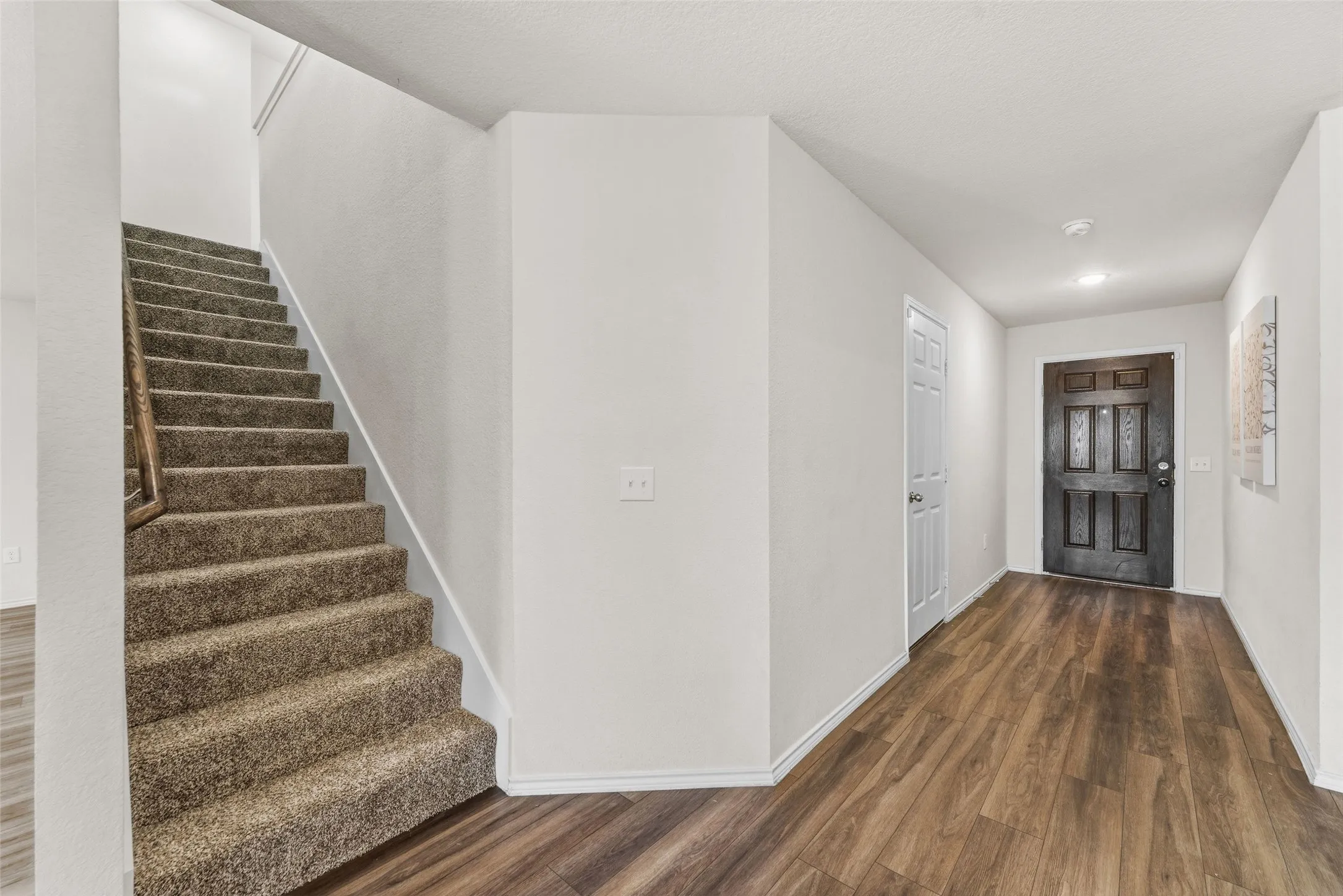 Single Family Residence For Rent in Denton County , 1209 Waggoner Drive, Aubrey, Texas 76227, 4 Bedroom, 3 Bathroom, 2 Garage spaces, 2,325 Sqft, built in 2021, mls#21393568, Real Estate Agent in Aubrey, Homes For Rent in Denton county, Homes For Rent in Aubrey, Realtor in Aubrey Texas, Real Estate Brokerage Independent Realty Texas, Luminita Cordes Realtor