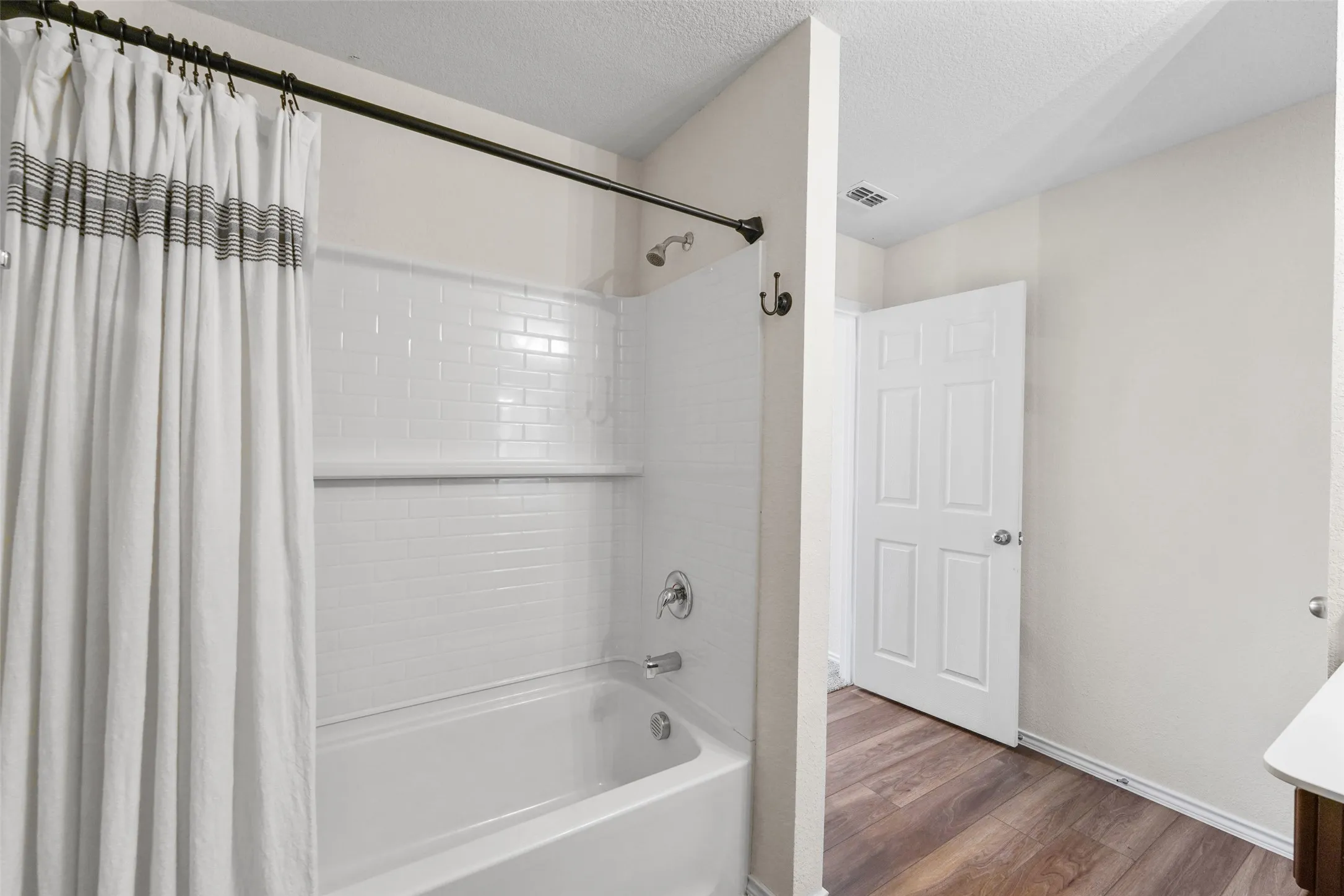 Upstairs Hall Full Bath