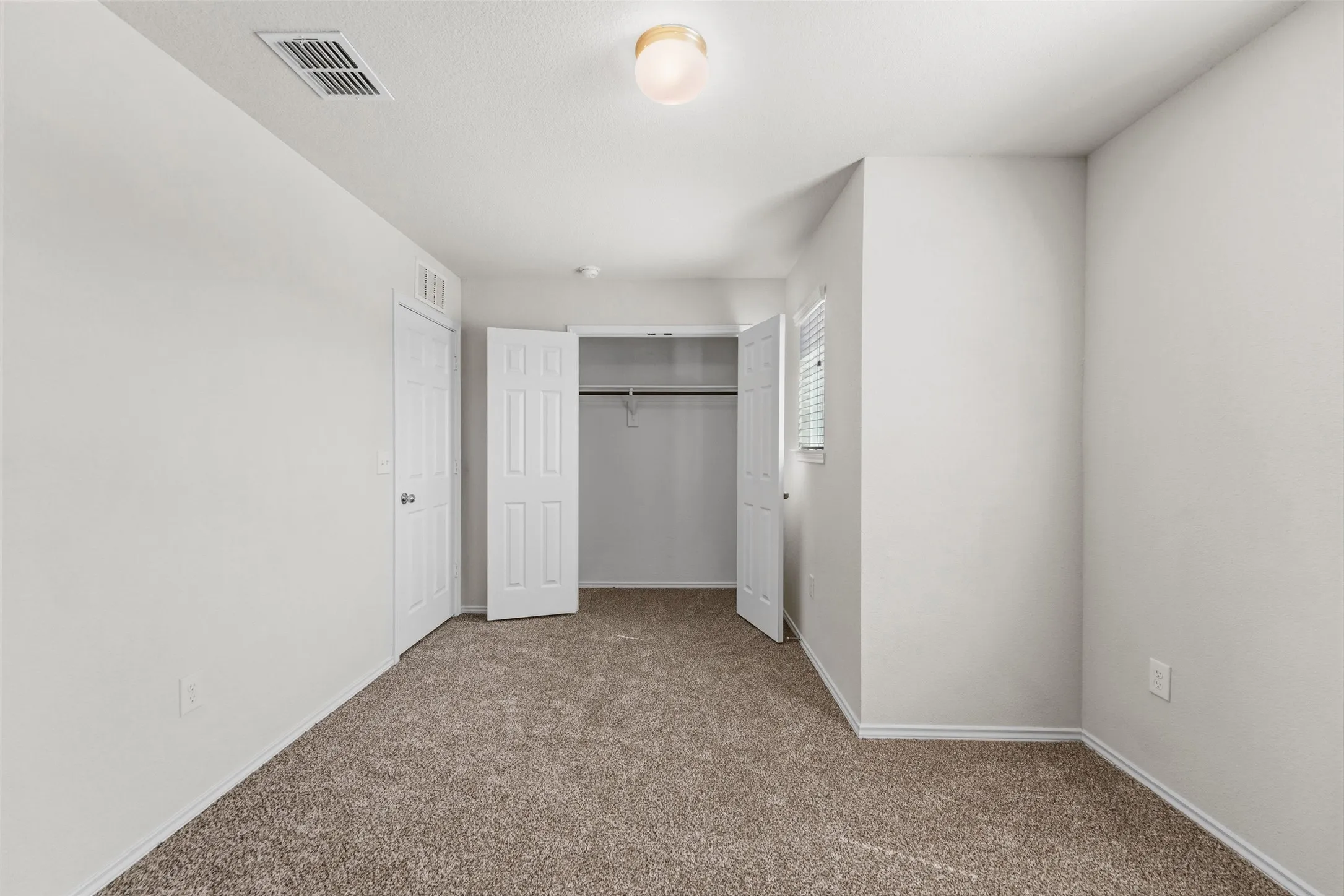 Single Family Residence For Rent in Denton County , 1209 Waggoner Drive, Aubrey, Texas 76227, 4 Bedroom, 3 Bathroom, 2 Garage spaces, 2,325 Sqft, built in 2021, mls#21393568, Real Estate Agent in Aubrey, Homes For Rent in Denton county, Homes For Rent in Aubrey, Realtor in Aubrey Texas, Real Estate Brokerage Independent Realty Texas, Luminita Cordes Realtor