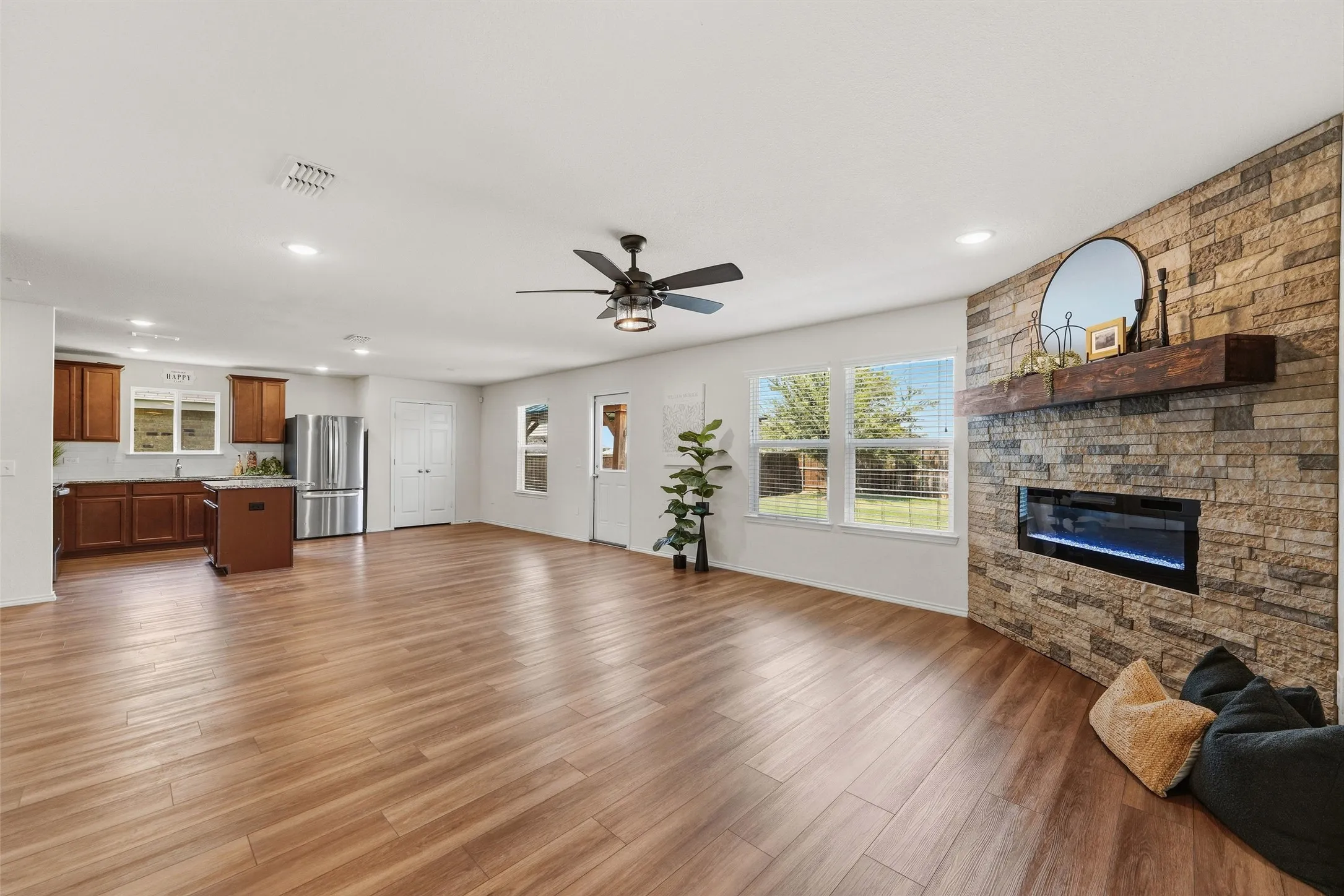 Single Family Residence For Rent in Denton County , 1209 Waggoner Drive, Aubrey, Texas 76227, 4 Bedroom, 3 Bathroom, 2 Garage spaces, 2,325 Sqft, built in 2021, mls#21393568, Real Estate Agent in Aubrey, Homes For Rent in Denton county, Homes For Rent in Aubrey, Realtor in Aubrey Texas, Real Estate Brokerage Independent Realty Texas, Luminita Cordes Realtor