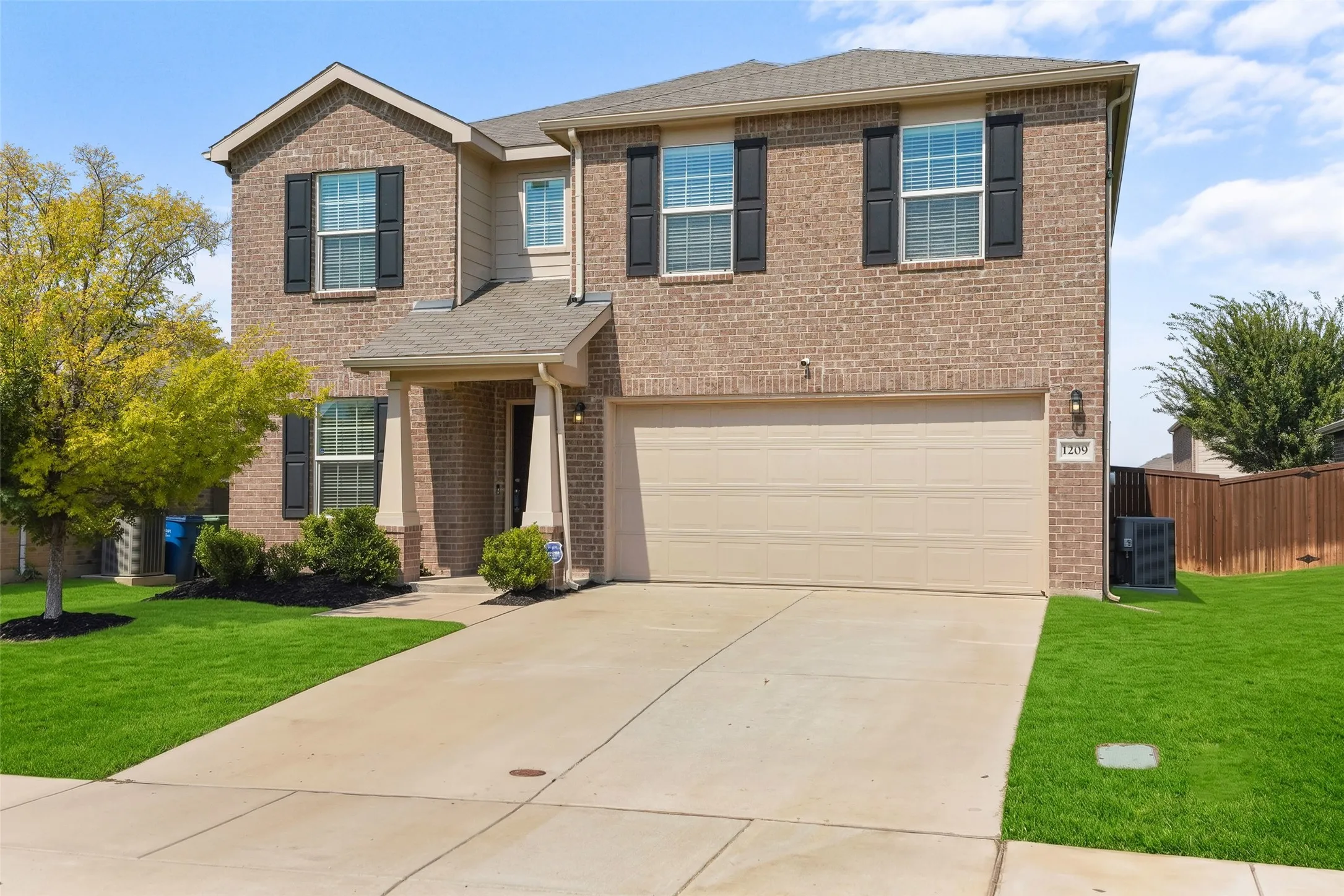 Single Family Residence For Rent in Denton County , 1209 Waggoner Drive, Aubrey, Texas 76227, 4 Bedroom, 3 Bathroom, 2 Garage spaces, 2,325 Sqft, built in 2021, mls#21393568, Real Estate Agent in Aubrey, Homes For Rent in Denton county, Homes For Rent in Aubrey, Realtor in Aubrey Texas, Real Estate Brokerage Independent Realty Texas, Luminita Cordes Realtor