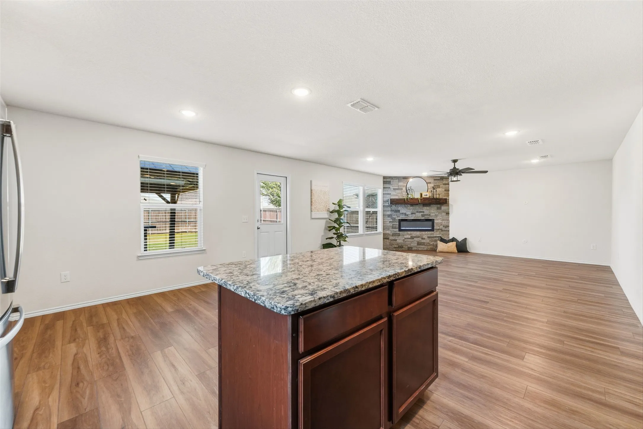 Single Family Residence For Rent in Denton County , 1209 Waggoner Drive, Aubrey, Texas 76227, 4 Bedroom, 3 Bathroom, 2 Garage spaces, 2,325 Sqft, built in 2021, mls#21393568, Real Estate Agent in Aubrey, Homes For Rent in Denton county, Homes For Rent in Aubrey, Realtor in Aubrey Texas, Real Estate Brokerage Independent Realty Texas, Luminita Cordes Realtor