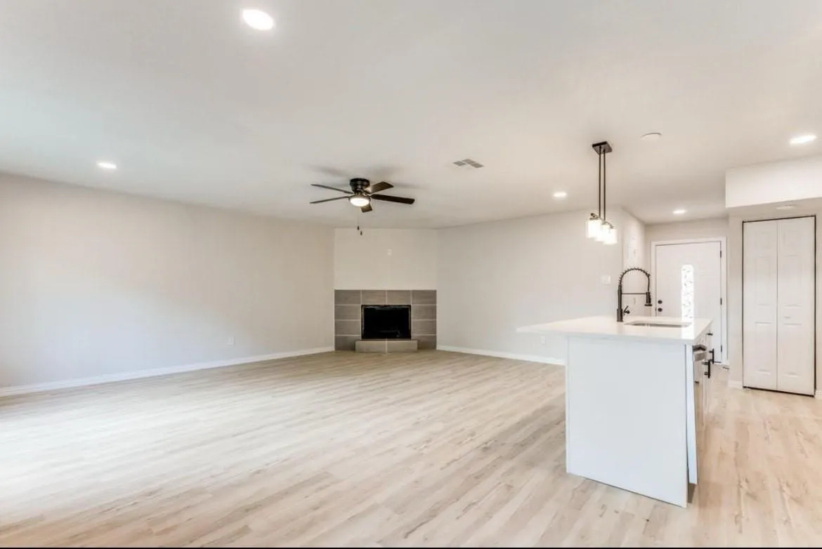 Single Family Residence For Rent in Denton County , 5428 Adams Drive, The Colony, Texas 75056, 3 Bedroom, 2 Bathroom, 2 Garage spaces, 1,339 Sqft, built in 1974, mls#21399755, Real Estate Agent in The Colony, Homes For Rent in Denton county, Homes For Rent in The Colony, Realtor in The Colony Texas, Real Estate Brokerage Independent Realty Texas, Luminita Cordes Realtor