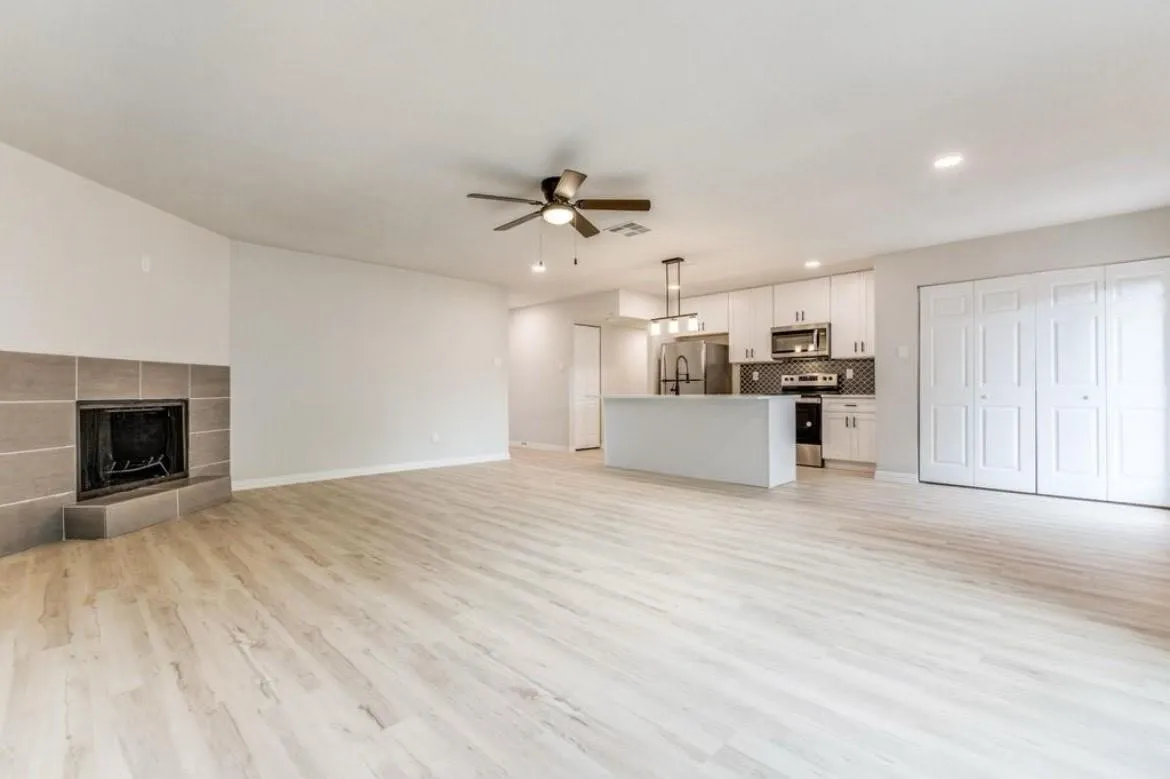 Single Family Residence For Rent in Denton County , 5428 Adams Drive, The Colony, Texas 75056, 3 Bedroom, 2 Bathroom, 2 Garage spaces, 1,339 Sqft, built in 1974, mls#21399755, Real Estate Agent in The Colony, Homes For Rent in Denton county, Homes For Rent in The Colony, Realtor in The Colony Texas, Real Estate Brokerage Independent Realty Texas, Luminita Cordes Realtor