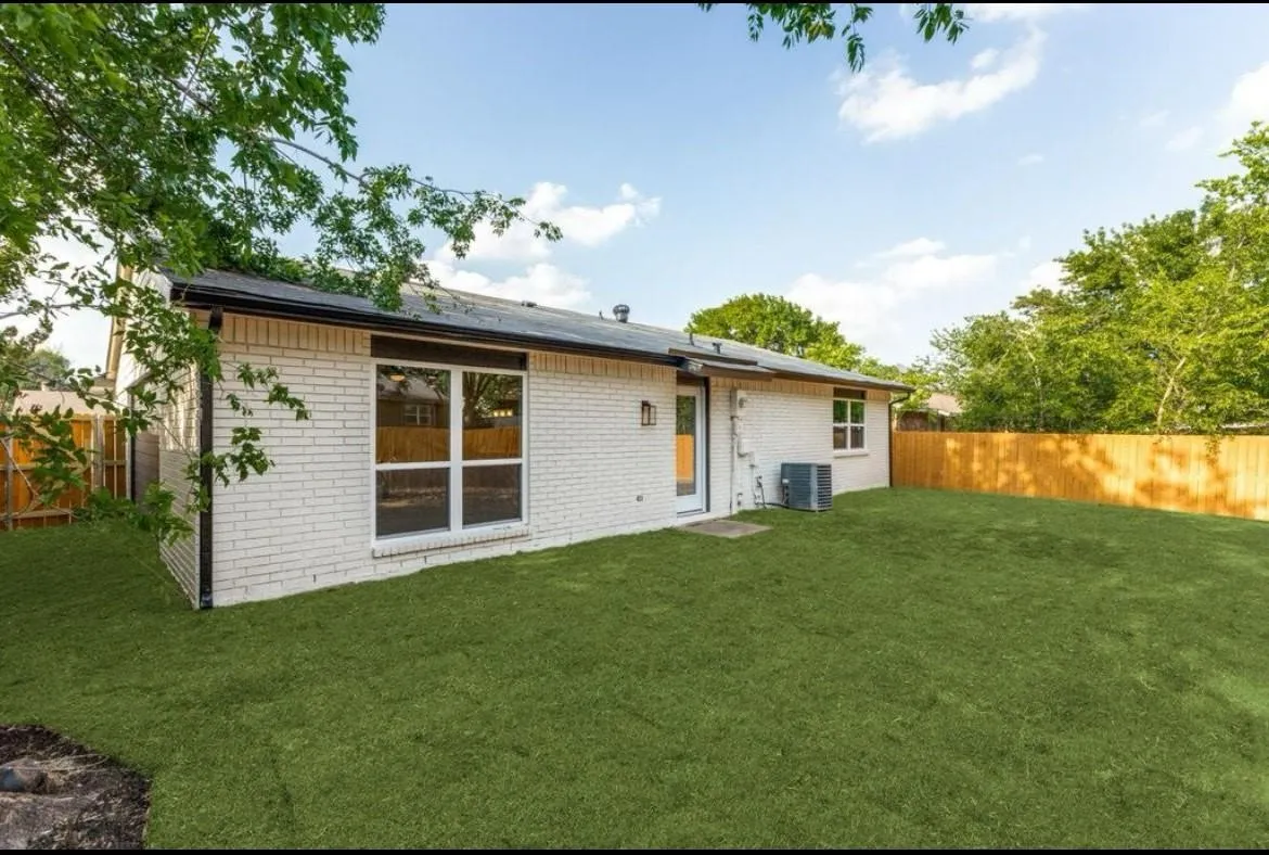 Single Family Residence For Rent in Denton County , 5428 Adams Drive, The Colony, Texas 75056, 3 Bedroom, 2 Bathroom, 2 Garage spaces, 1,339 Sqft, built in 1974, mls#21399755, Real Estate Agent in The Colony, Homes For Rent in Denton county, Homes For Rent in The Colony, Realtor in The Colony Texas, Real Estate Brokerage Independent Realty Texas, Luminita Cordes Realtor