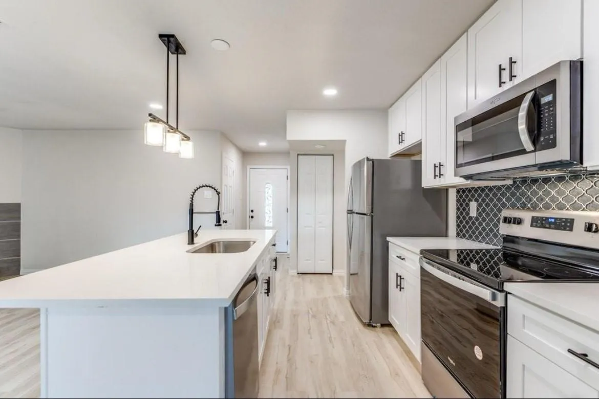 Single Family Residence For Rent in Denton County , 5428 Adams Drive, The Colony, Texas 75056, 3 Bedroom, 2 Bathroom, 2 Garage spaces, 1,339 Sqft, built in 1974, mls#21399755, Real Estate Agent in The Colony, Homes For Rent in Denton county, Homes For Rent in The Colony, Realtor in The Colony Texas, Real Estate Brokerage Independent Realty Texas, Luminita Cordes Realtor
