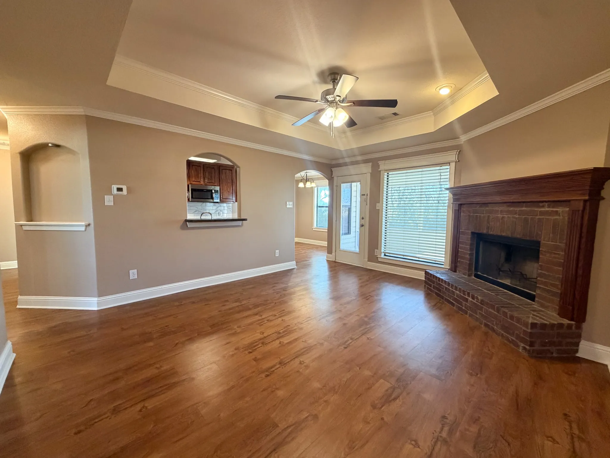 Single Family Residence For Rent in Ellis County , 163 Highland Drive, Ennis, Texas 75119, 3 Bedroom, 2 Bathroom, 2 Garage spaces, 1,450 Sqft, built in 2004, mls#21399817, Real Estate Agent in Ennis, Homes For Rent in Ellis county, Homes For Rent in Ennis, Realtor in Ennis Texas, Real Estate Brokerage Independent Realty Texas, Luminita Cordes Realtor