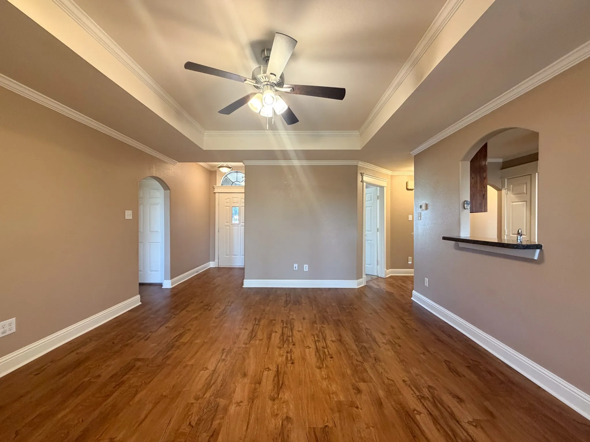 Single Family Residence For Rent in Ellis County , 163 Highland Drive, Ennis, Texas 75119, 3 Bedroom, 2 Bathroom, 2 Garage spaces, 1,450 Sqft, built in 2004, mls#21399817, Real Estate Agent in Ennis, Homes For Rent in Ellis county, Homes For Rent in Ennis, Realtor in Ennis Texas, Real Estate Brokerage Independent Realty Texas, Luminita Cordes Realtor