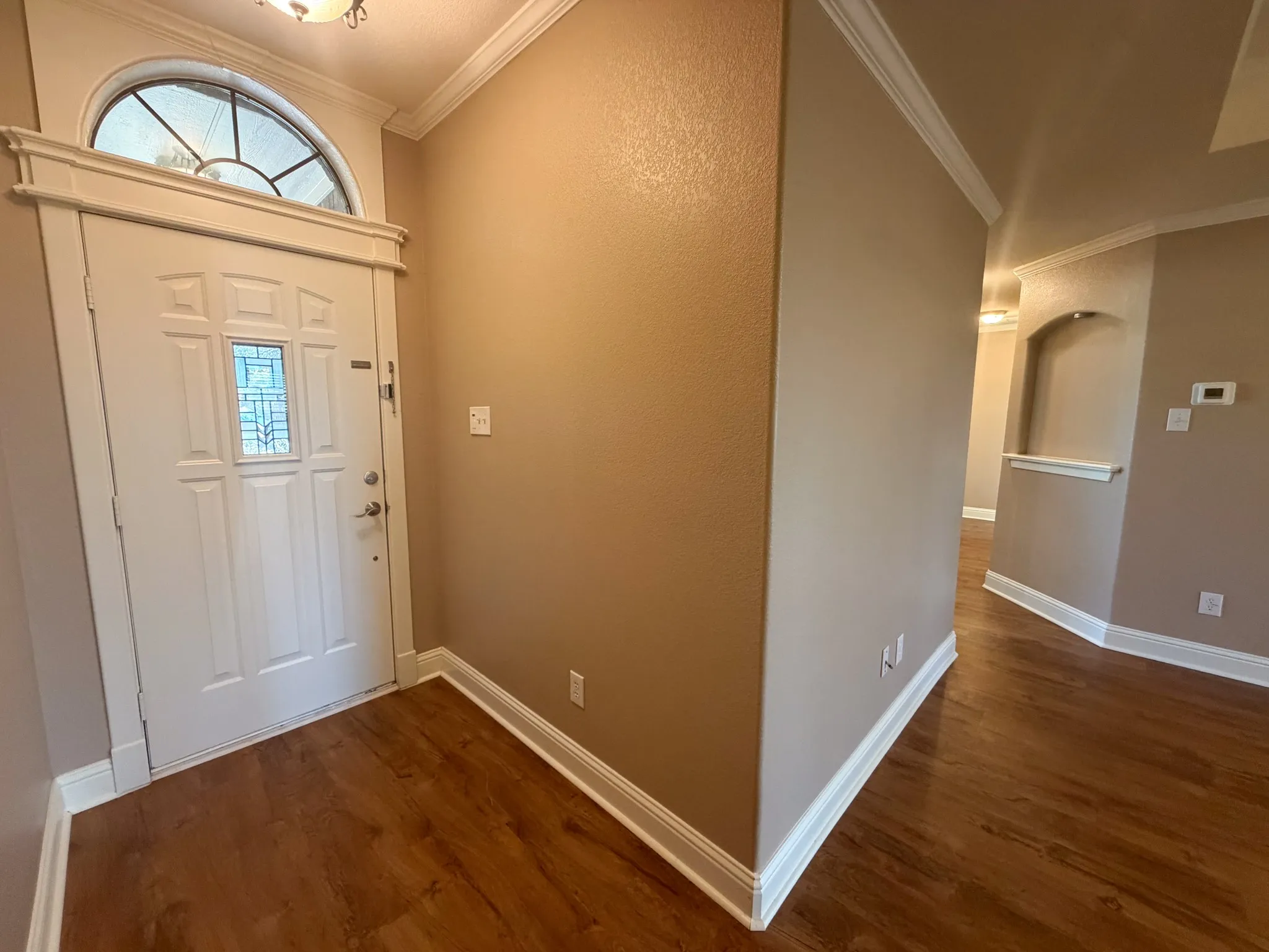 Single Family Residence For Rent in Ellis County , 163 Highland Drive, Ennis, Texas 75119, 3 Bedroom, 2 Bathroom, 2 Garage spaces, 1,450 Sqft, built in 2004, mls#21399817, Real Estate Agent in Ennis, Homes For Rent in Ellis county, Homes For Rent in Ennis, Realtor in Ennis Texas, Real Estate Brokerage Independent Realty Texas, Luminita Cordes Realtor