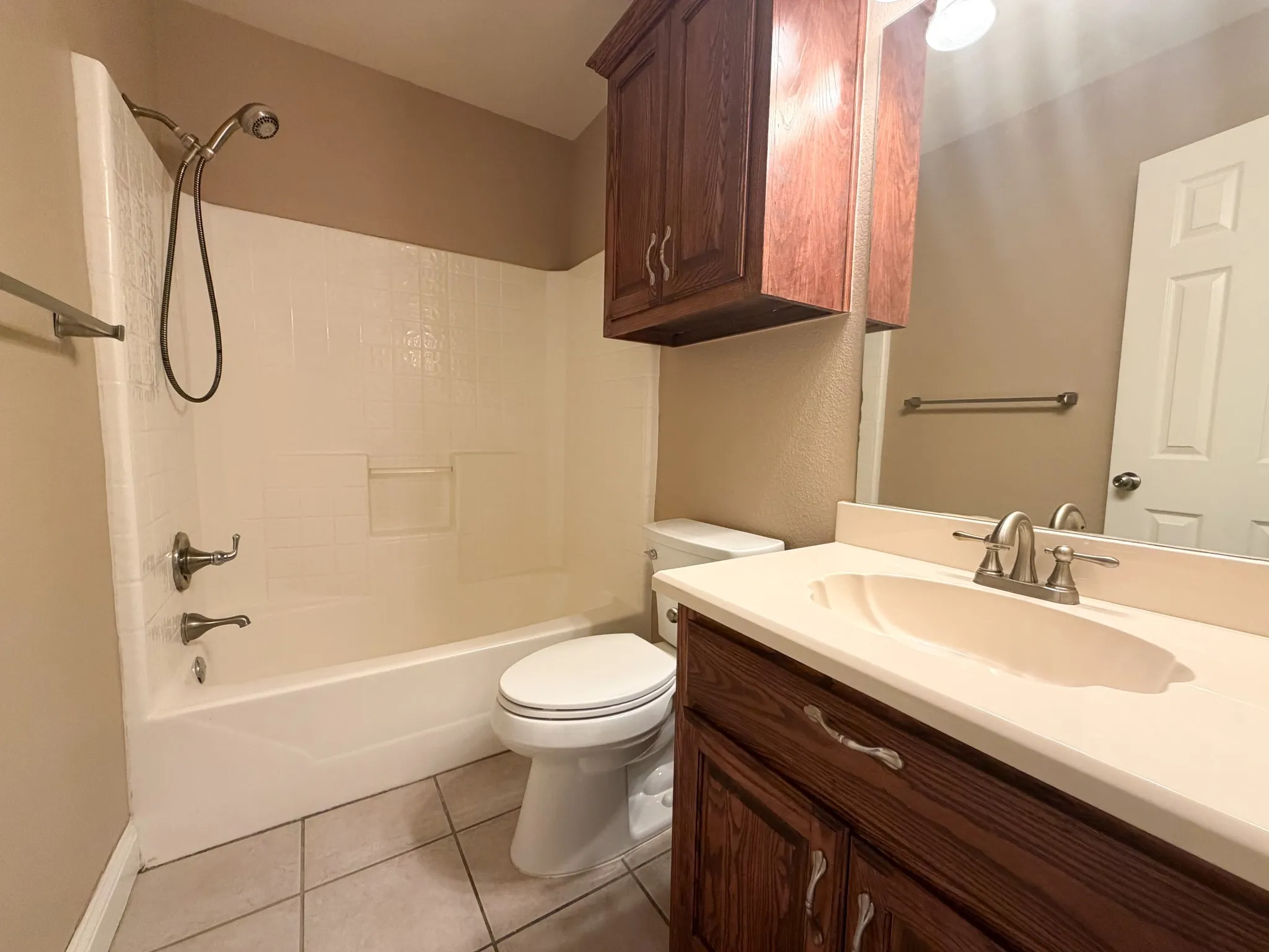 Single Family Residence For Rent in Ellis County , 163 Highland Drive, Ennis, Texas 75119, 3 Bedroom, 2 Bathroom, 2 Garage spaces, 1,450 Sqft, built in 2004, mls#21399817, Real Estate Agent in Ennis, Homes For Rent in Ellis county, Homes For Rent in Ennis, Realtor in Ennis Texas, Real Estate Brokerage Independent Realty Texas, Luminita Cordes Realtor