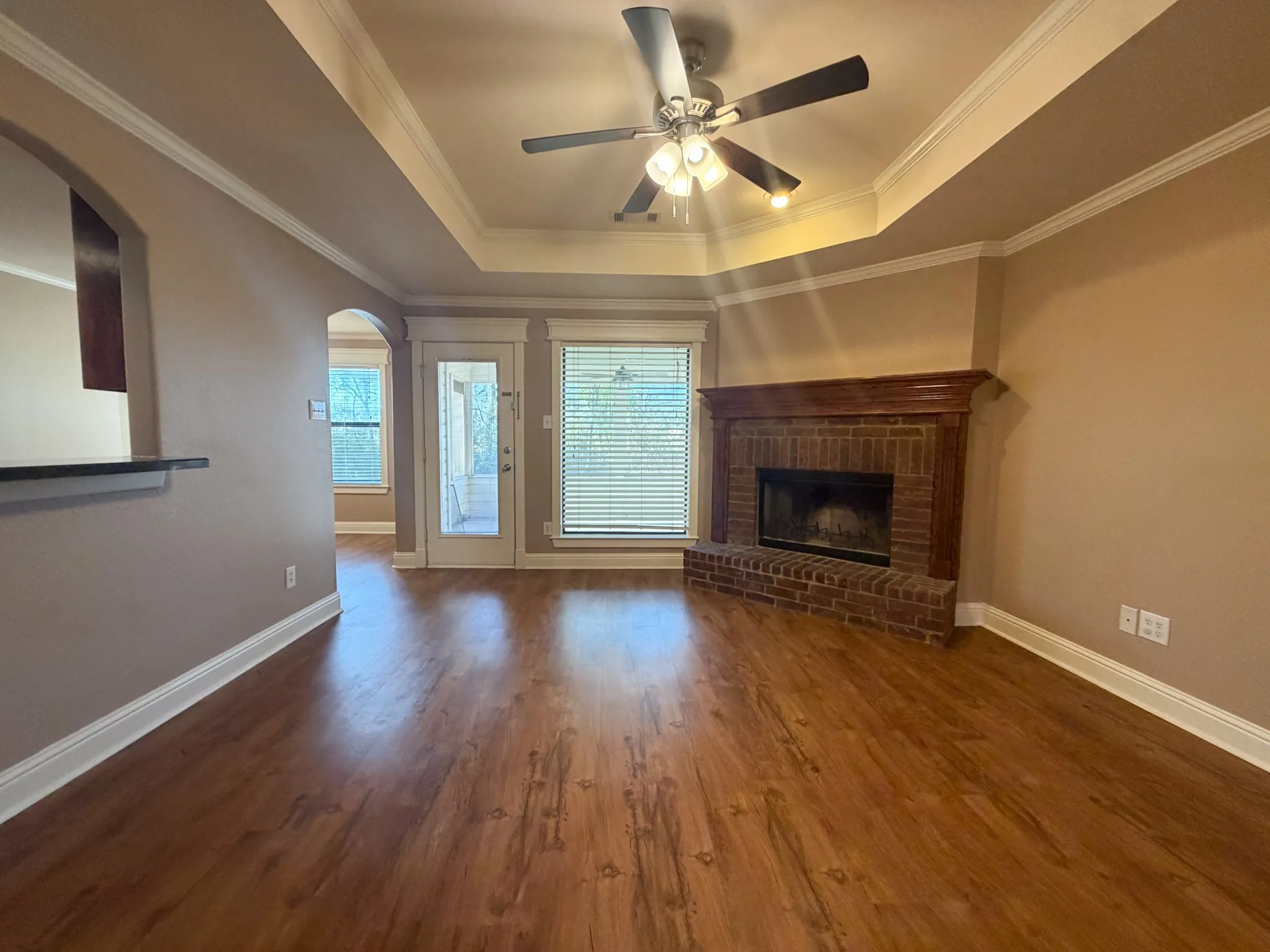 Single Family Residence For Rent in Ellis County , 163 Highland Drive, Ennis, Texas 75119, 3 Bedroom, 2 Bathroom, 2 Garage spaces, 1,450 Sqft, built in 2004, mls#21399817, Real Estate Agent in Ennis, Homes For Rent in Ellis county, Homes For Rent in Ennis, Realtor in Ennis Texas, Real Estate Brokerage Independent Realty Texas, Luminita Cordes Realtor