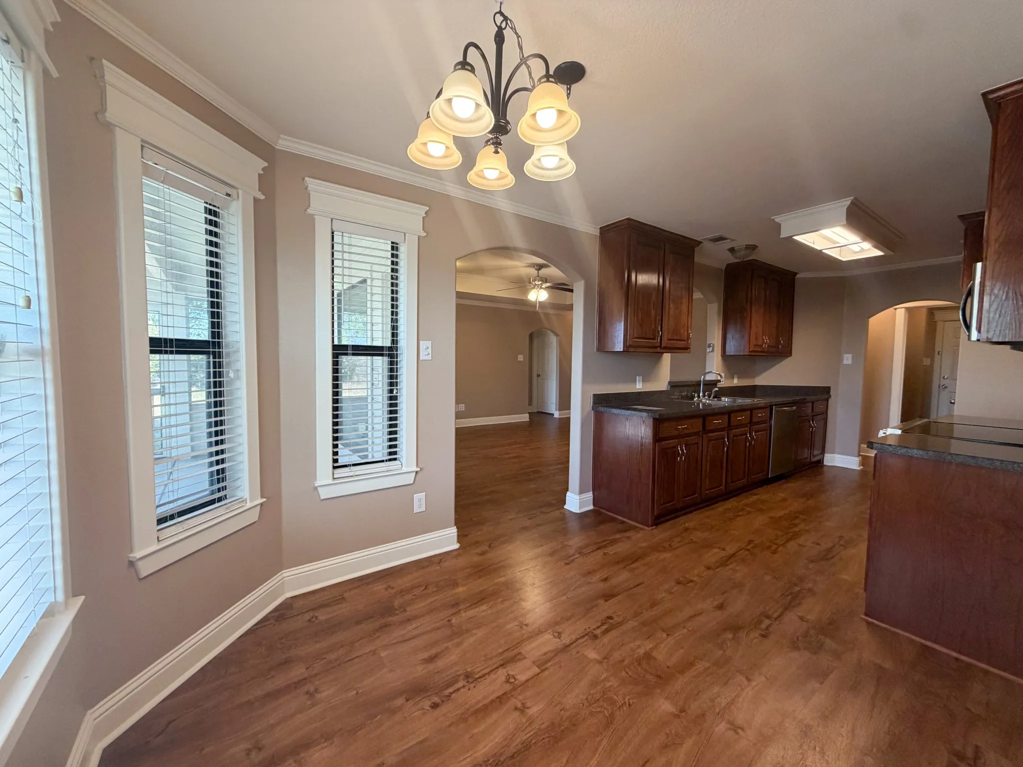 Single Family Residence For Rent in Ellis County , 163 Highland Drive, Ennis, Texas 75119, 3 Bedroom, 2 Bathroom, 2 Garage spaces, 1,450 Sqft, built in 2004, mls#21399817, Real Estate Agent in Ennis, Homes For Rent in Ellis county, Homes For Rent in Ennis, Realtor in Ennis Texas, Real Estate Brokerage Independent Realty Texas, Luminita Cordes Realtor