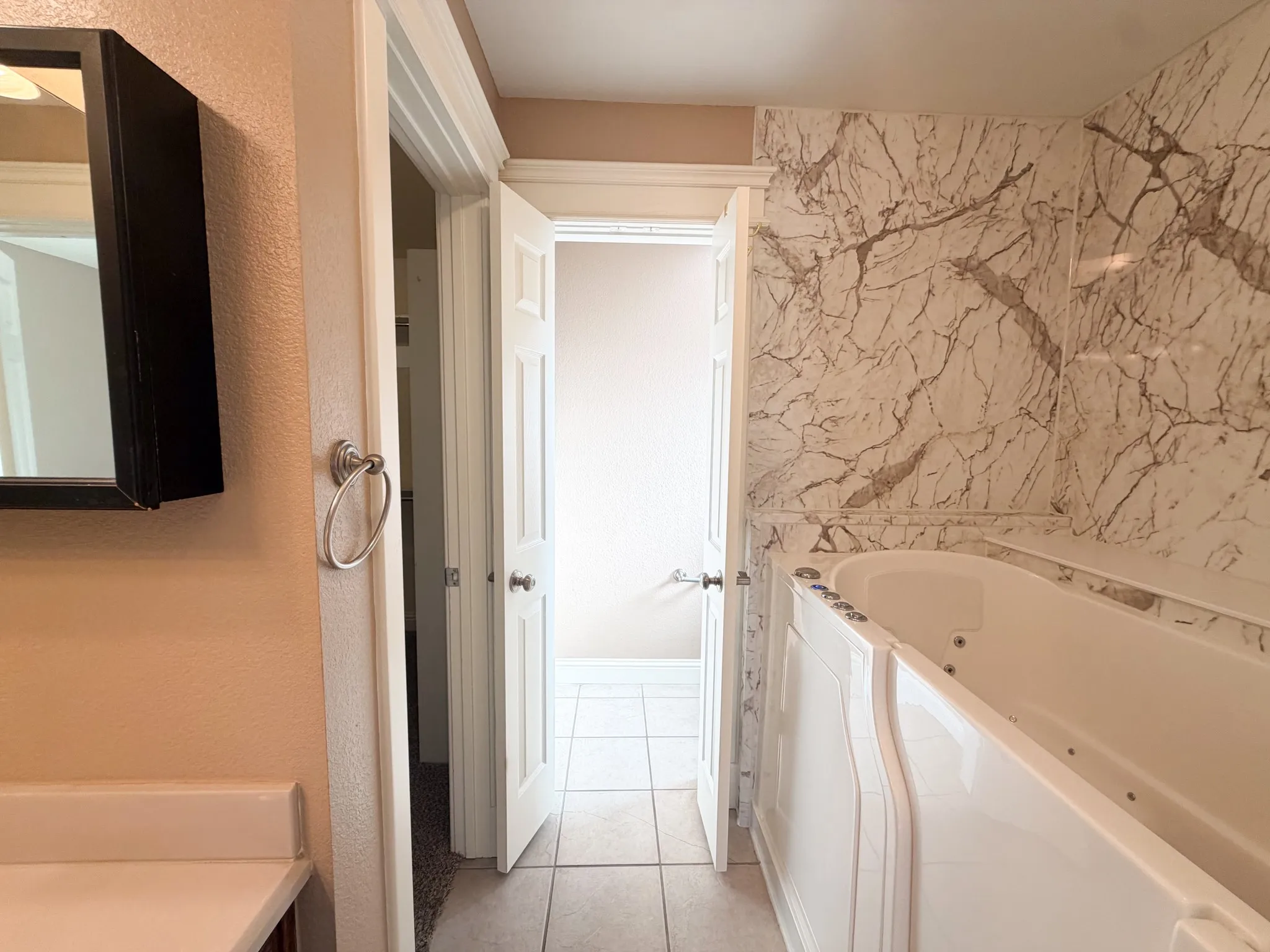 Single Family Residence For Rent in Ellis County , 163 Highland Drive, Ennis, Texas 75119, 3 Bedroom, 2 Bathroom, 2 Garage spaces, 1,450 Sqft, built in 2004, mls#21399817, Real Estate Agent in Ennis, Homes For Rent in Ellis county, Homes For Rent in Ennis, Realtor in Ennis Texas, Real Estate Brokerage Independent Realty Texas, Luminita Cordes Realtor
