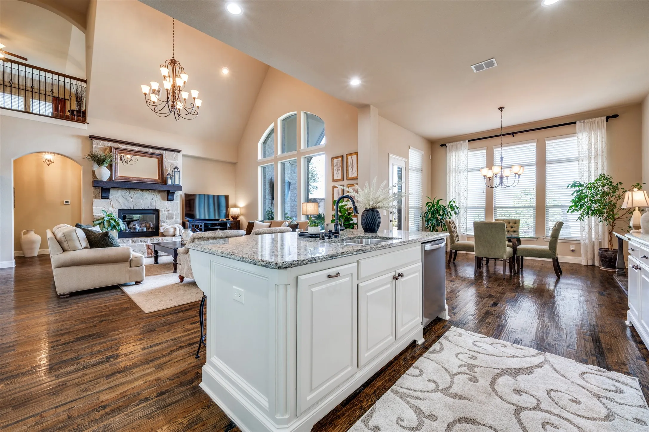 Single Family Residence For Sale in Collin County , 14860 Bardwell Lane, Frisco, Texas 75035, 5 Bedroom, 5 Bathroom, 3 Garage spaces, 4,776 Sqft, built in 2012, mls#21399780, Real Estate Agent in Frisco, Homes For Sale in Collin county, Homes For Sale in Frisco, Realtor in Frisco Texas, Real Estate Brokerage Independent Realty Texas, Luminita Cordes Realtor