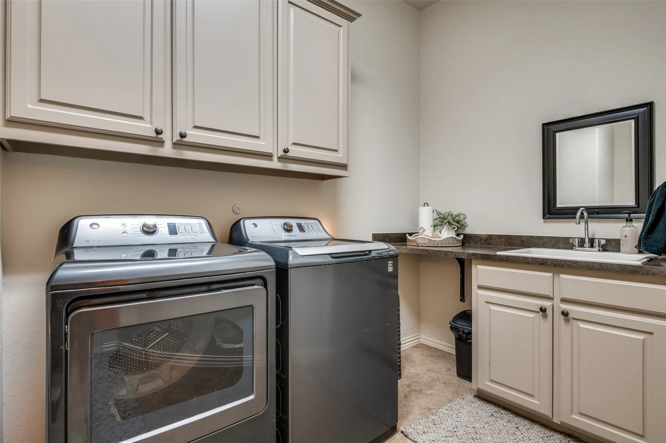 Single Family Residence For Sale in Collin County , 14860 Bardwell Lane, Frisco, Texas 75035, 5 Bedroom, 5 Bathroom, 3 Garage spaces, 4,776 Sqft, built in 2012, mls#21399780, Real Estate Agent in Frisco, Homes For Sale in Collin county, Homes For Sale in Frisco, Realtor in Frisco Texas, Real Estate Brokerage Independent Realty Texas, Luminita Cordes Realtor