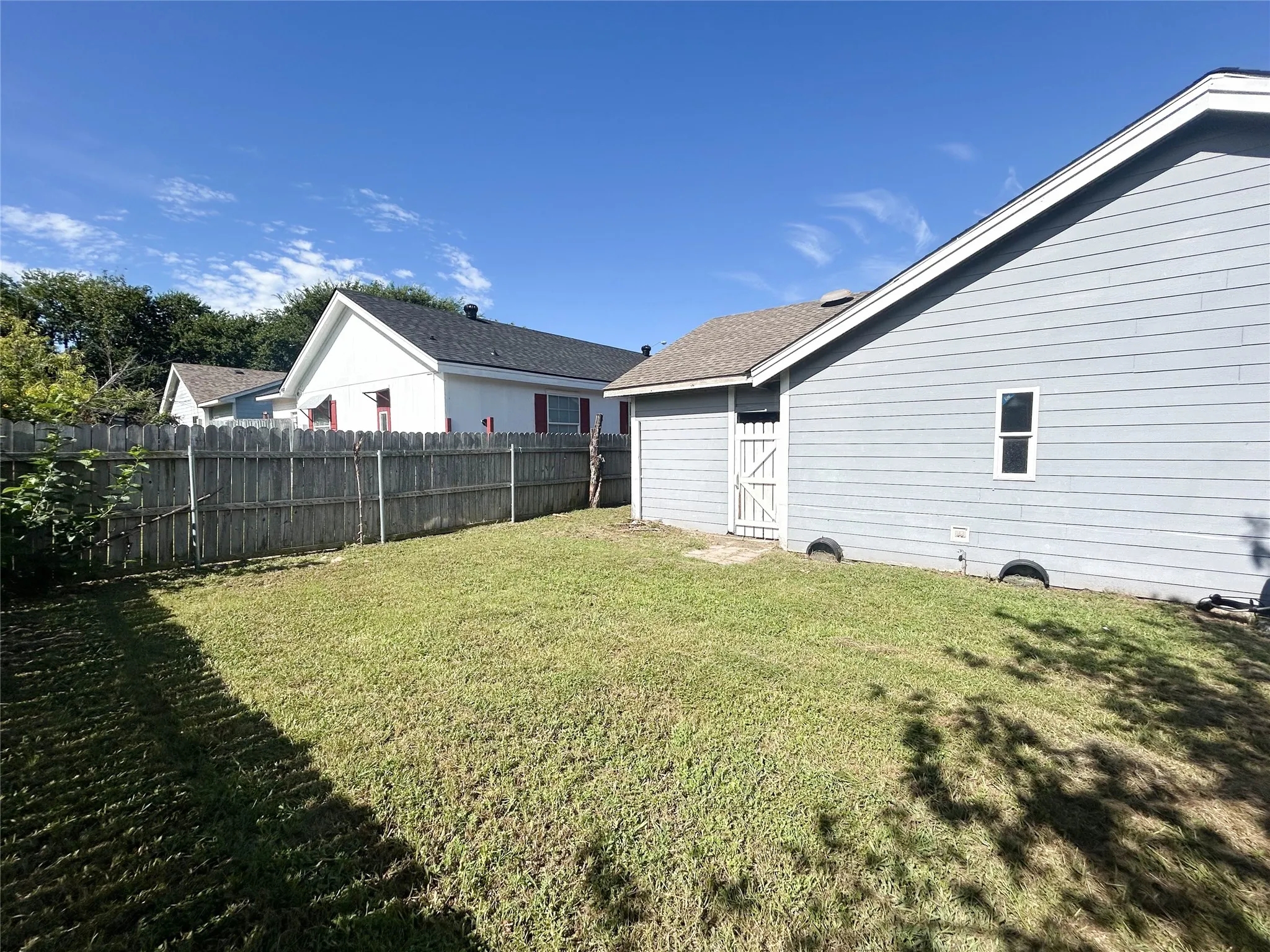 Single Family Residence For Rent in Ellis County , 111 5 Points Road, Waxahachie, Texas 75165, 3 Bedroom, 2 Bathroom, Garage spaces, 1,218 Sqft, built in 2001, mls#21399826, Real Estate Agent in Waxahachie, Homes For Rent in Ellis county, Homes For Rent in Waxahachie, Realtor in Waxahachie Texas, Real Estate Brokerage Independent Realty Texas, Luminita Cordes Realtor