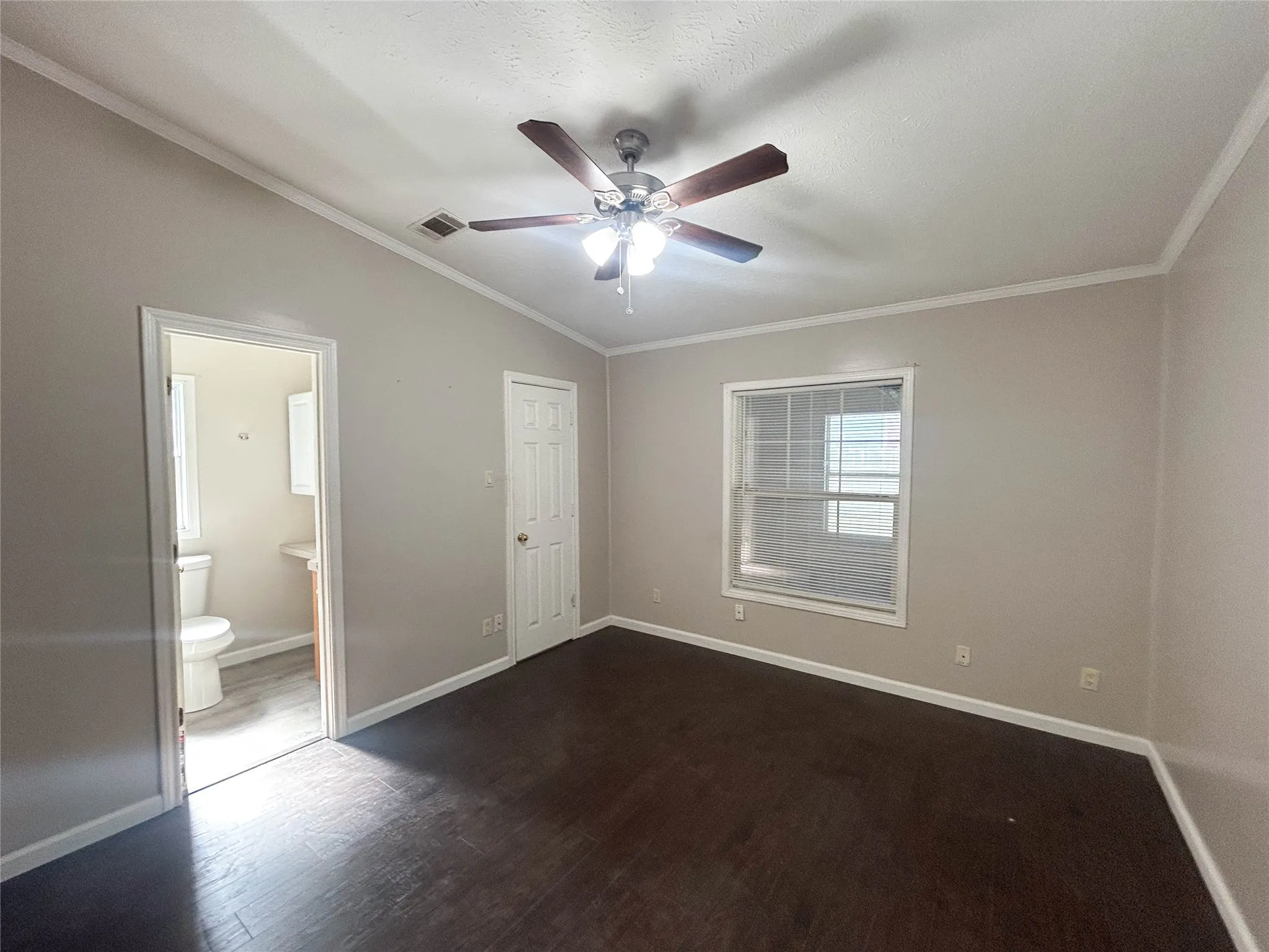 Single Family Residence For Rent in Ellis County , 111 5 Points Road, Waxahachie, Texas 75165, 3 Bedroom, 2 Bathroom, Garage spaces, 1,218 Sqft, built in 2001, mls#21399826, Real Estate Agent in Waxahachie, Homes For Rent in Ellis county, Homes For Rent in Waxahachie, Realtor in Waxahachie Texas, Real Estate Brokerage Independent Realty Texas, Luminita Cordes Realtor