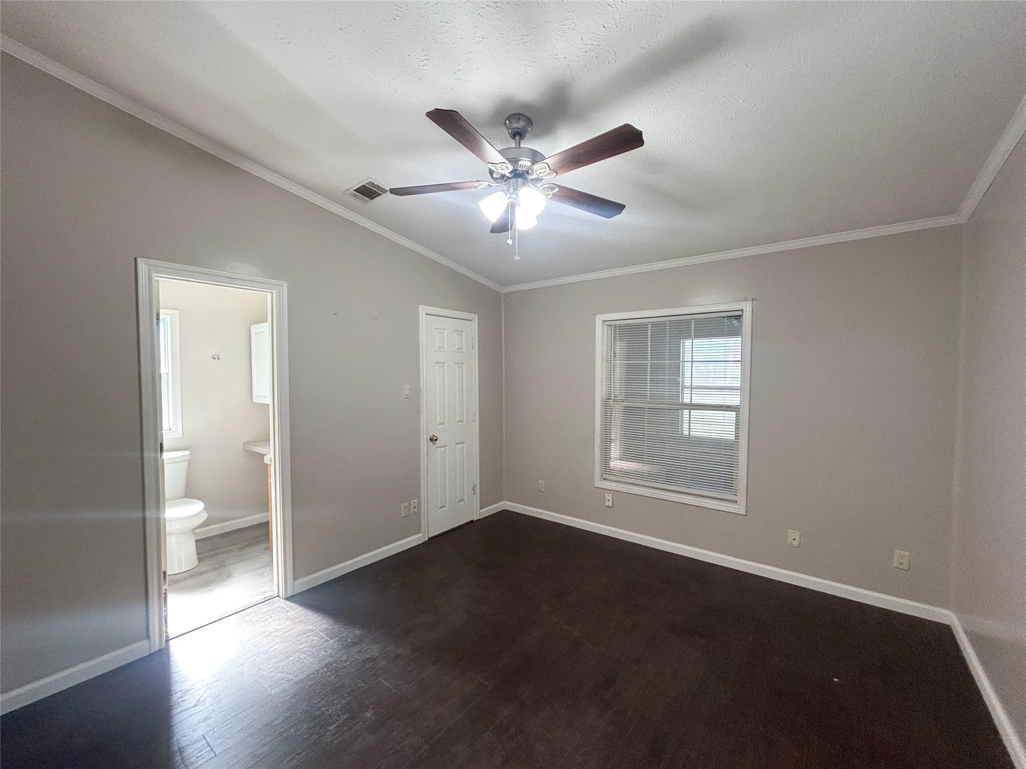 Single Family Residence For Rent in Ellis County , 111 5 Points Road, Waxahachie, Texas 75165, 3 Bedroom, 2 Bathroom, Garage spaces, 1,218 Sqft, built in 2001, mls#21399826, Real Estate Agent in Waxahachie, Homes For Rent in Ellis county, Homes For Rent in Waxahachie, Realtor in Waxahachie Texas, Real Estate Brokerage Independent Realty Texas, Luminita Cordes Realtor