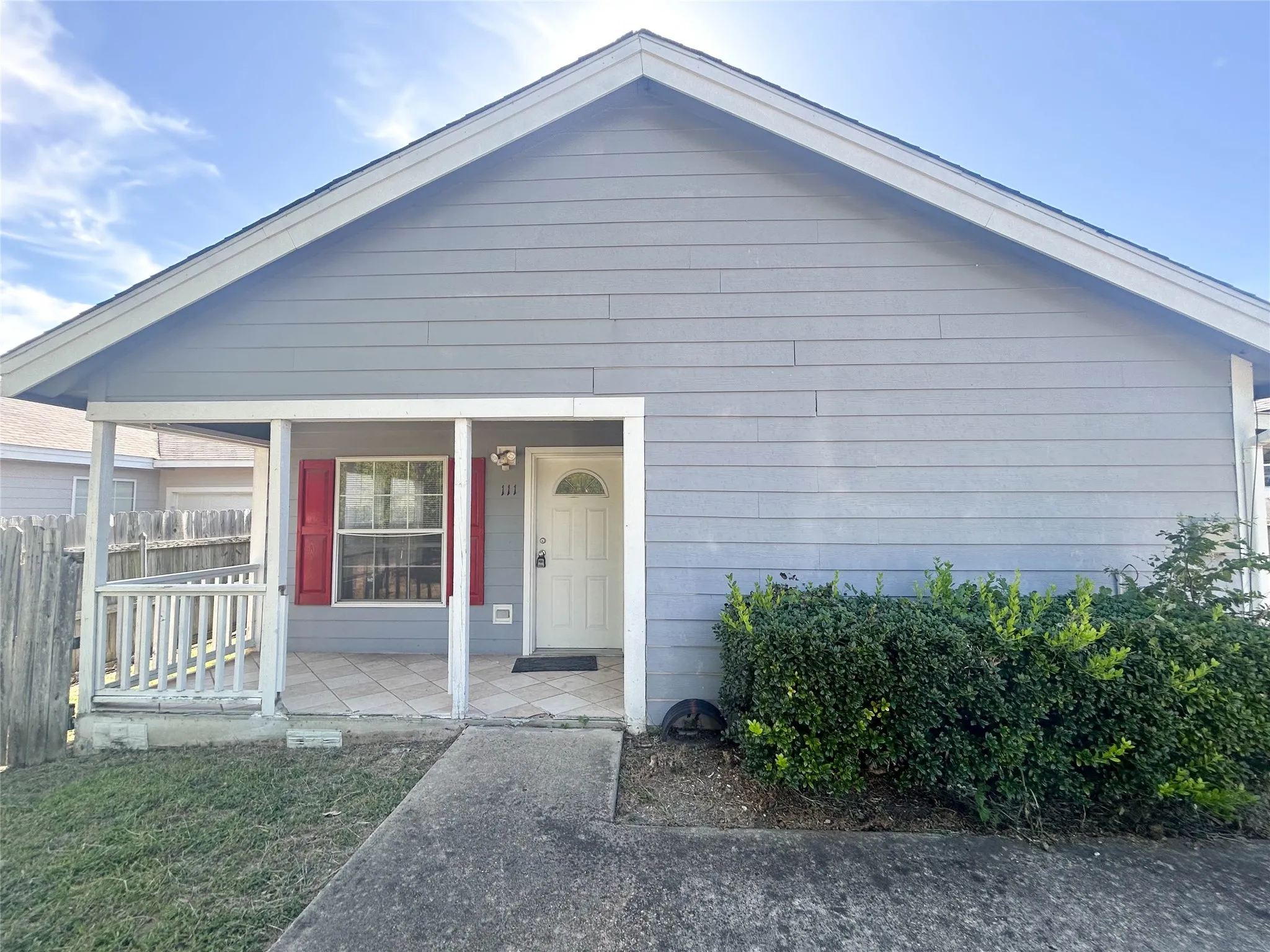 Single Family Residence For Rent in Ellis County , 111 5 Points Road, Waxahachie, Texas 75165, 3 Bedroom, 2 Bathroom, Garage spaces, 1,218 Sqft, built in 2001, mls#21399826, Real Estate Agent in Waxahachie, Homes For Rent in Ellis county, Homes For Rent in Waxahachie, Realtor in Waxahachie Texas, Real Estate Brokerage Independent Realty Texas, Luminita Cordes Realtor