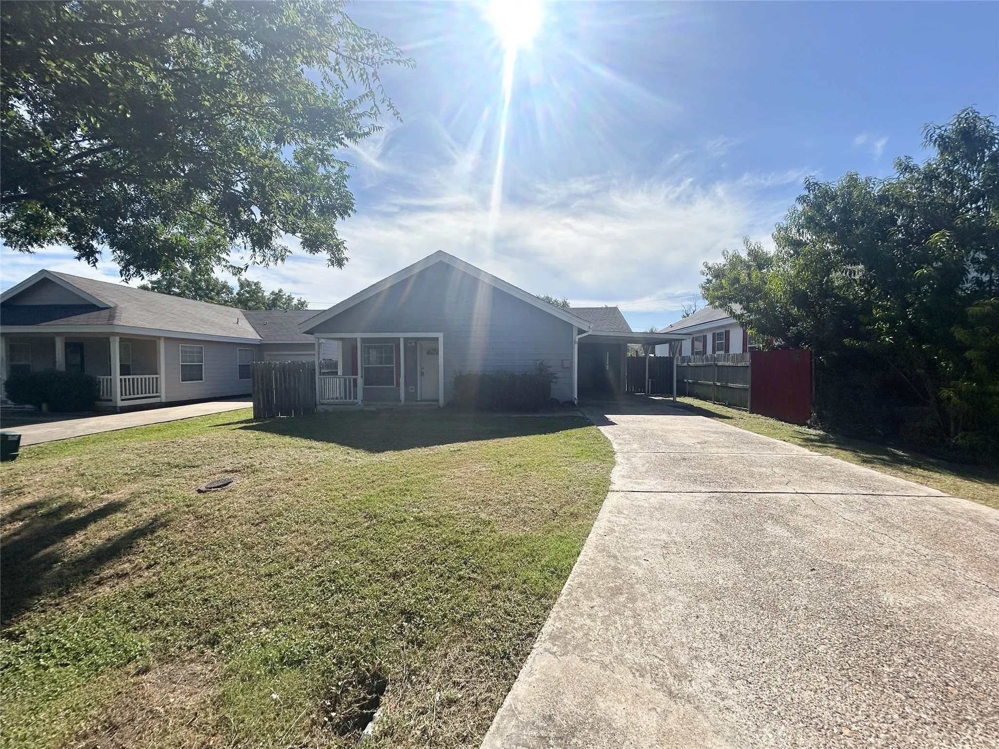Single Family Residence For Rent in Ellis County , 111 5 Points Road, Waxahachie, Texas 75165, 3 Bedroom, 2 Bathroom, Garage spaces, 1,218 Sqft, built in 2001, mls#21399826, Real Estate Agent in Waxahachie, Homes For Rent in Ellis county, Homes For Rent in Waxahachie, Realtor in Waxahachie Texas, Real Estate Brokerage Independent Realty Texas, Luminita Cordes Realtor