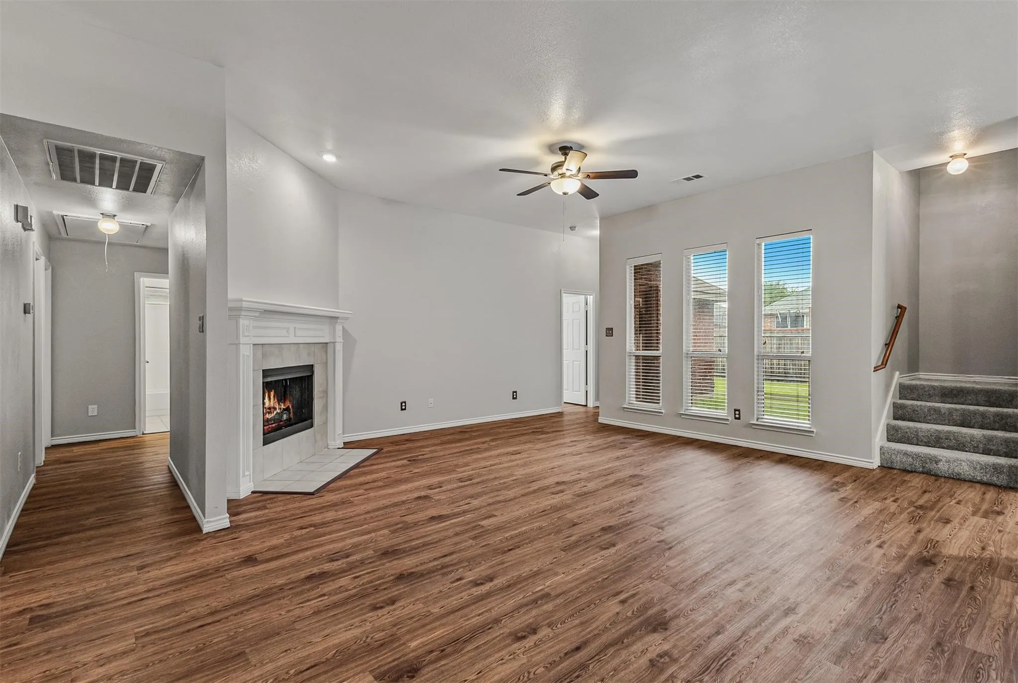 Single Family Residence For Rent in Dallas County , 7413 Providence Drive, Rowlett, Texas 75089, 3 Bedroom, 3 Bathroom, 2 Garage spaces, 2,454 Sqft, built in 2005, mls#21399799, Real Estate Agent in Rowlett, Homes For Rent in Dallas county, Homes For Rent in Rowlett, Realtor in Rowlett Texas, Real Estate Brokerage Independent Realty Texas, Luminita Cordes Realtor