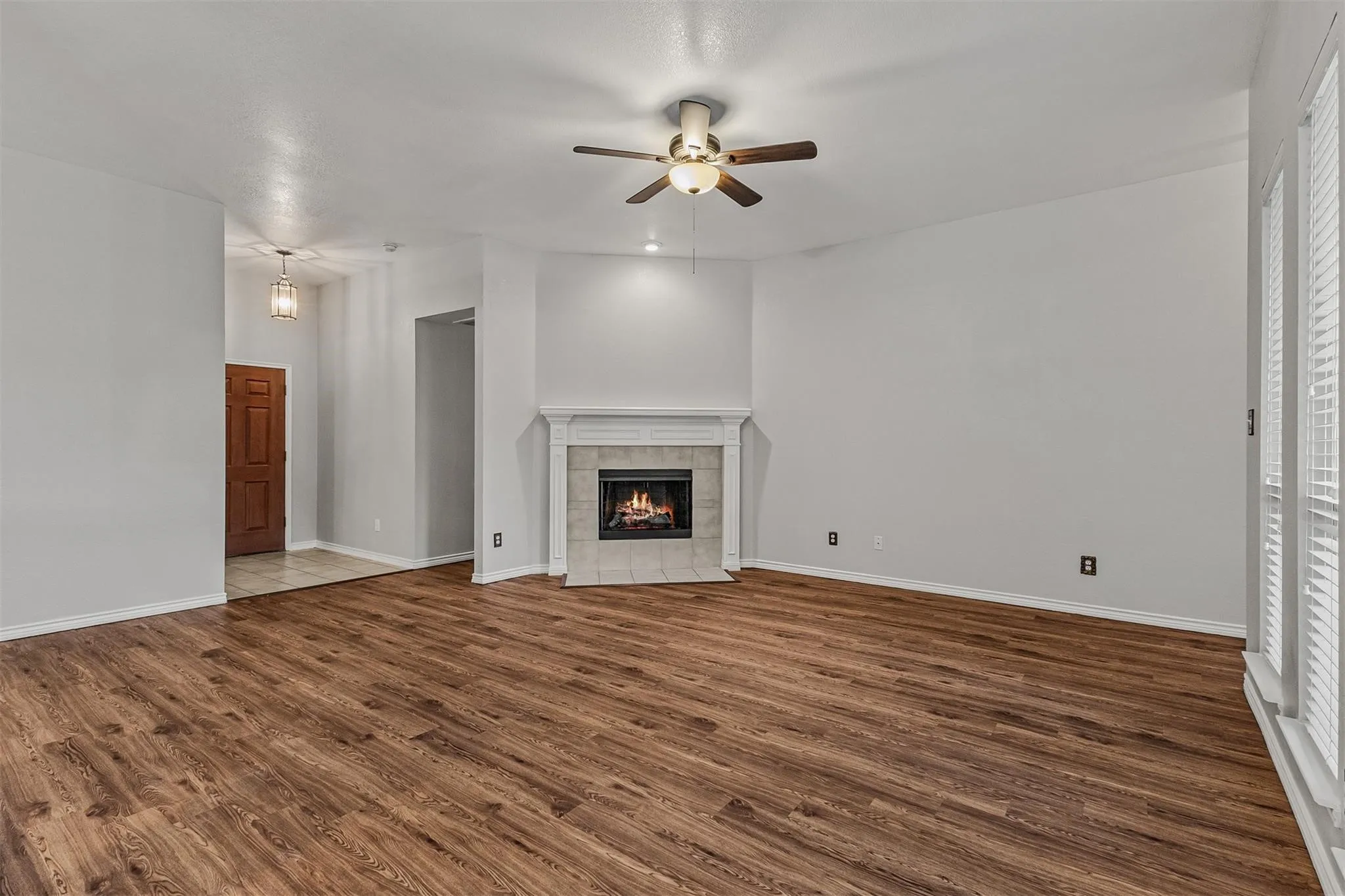 Single Family Residence For Rent in Dallas County , 7413 Providence Drive, Rowlett, Texas 75089, 3 Bedroom, 3 Bathroom, 2 Garage spaces, 2,454 Sqft, built in 2005, mls#21399799, Real Estate Agent in Rowlett, Homes For Rent in Dallas county, Homes For Rent in Rowlett, Realtor in Rowlett Texas, Real Estate Brokerage Independent Realty Texas, Luminita Cordes Realtor