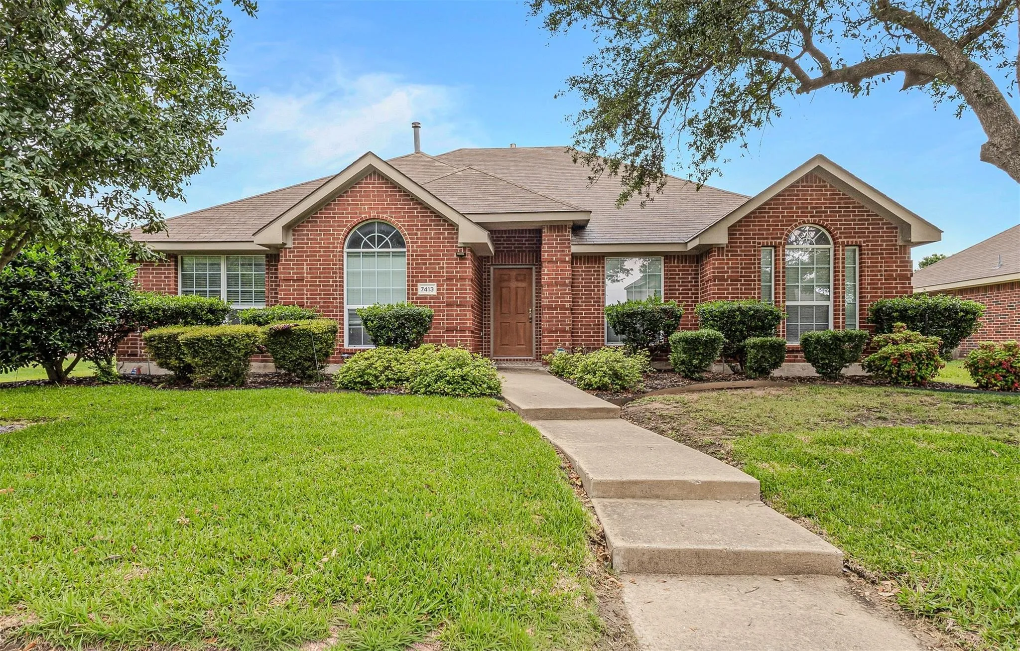 Single Family Residence For Rent in Dallas County , 7413 Providence Drive, Rowlett, Texas 75089, 3 Bedroom, 3 Bathroom, 2 Garage spaces, 2,454 Sqft, built in 2005, mls#21399799, Real Estate Agent in Rowlett, Homes For Rent in Dallas county, Homes For Rent in Rowlett, Realtor in Rowlett Texas, Real Estate Brokerage Independent Realty Texas, Luminita Cordes Realtor