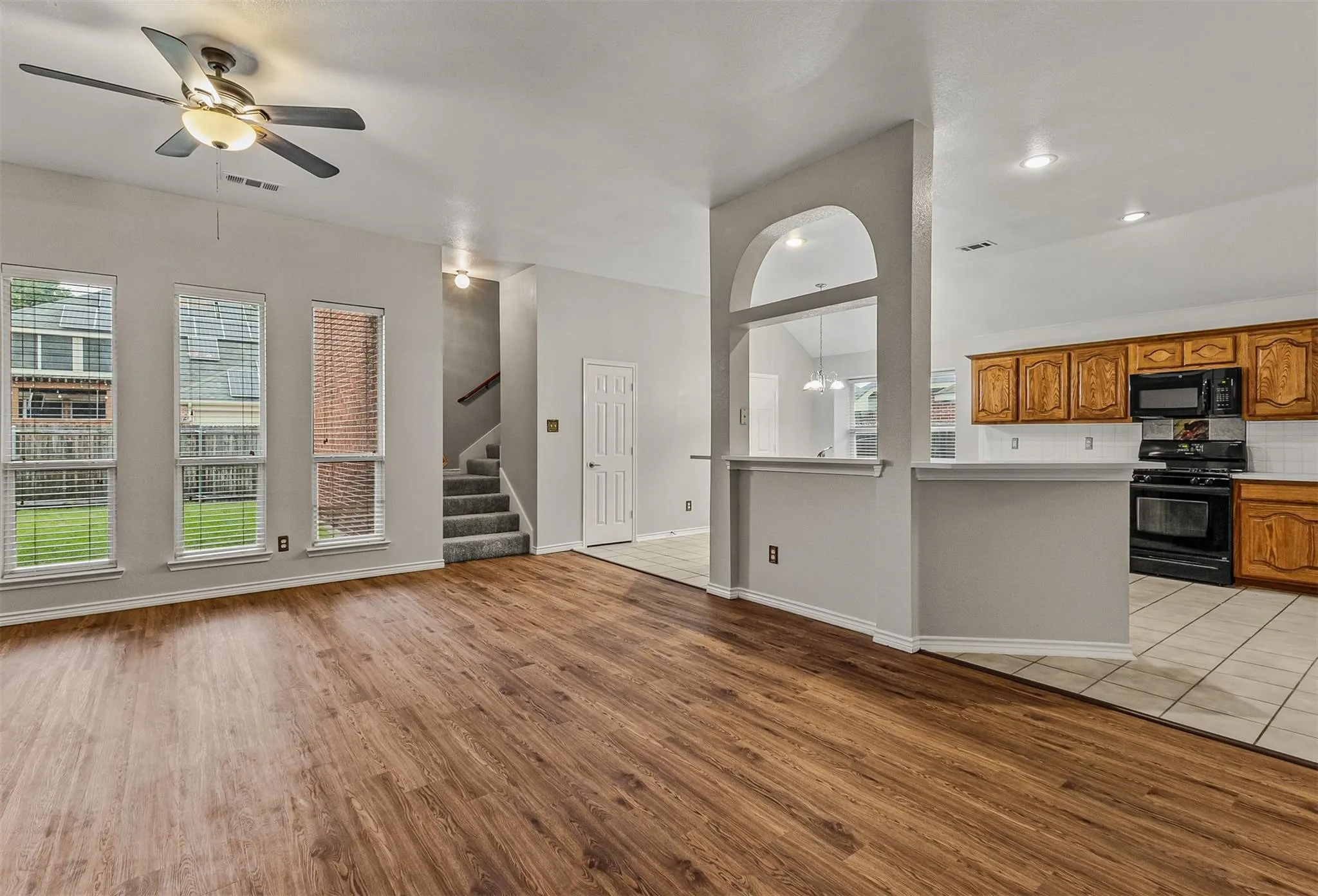 Single Family Residence For Rent in Dallas County , 7413 Providence Drive, Rowlett, Texas 75089, 3 Bedroom, 3 Bathroom, 2 Garage spaces, 2,454 Sqft, built in 2005, mls#21399799, Real Estate Agent in Rowlett, Homes For Rent in Dallas county, Homes For Rent in Rowlett, Realtor in Rowlett Texas, Real Estate Brokerage Independent Realty Texas, Luminita Cordes Realtor