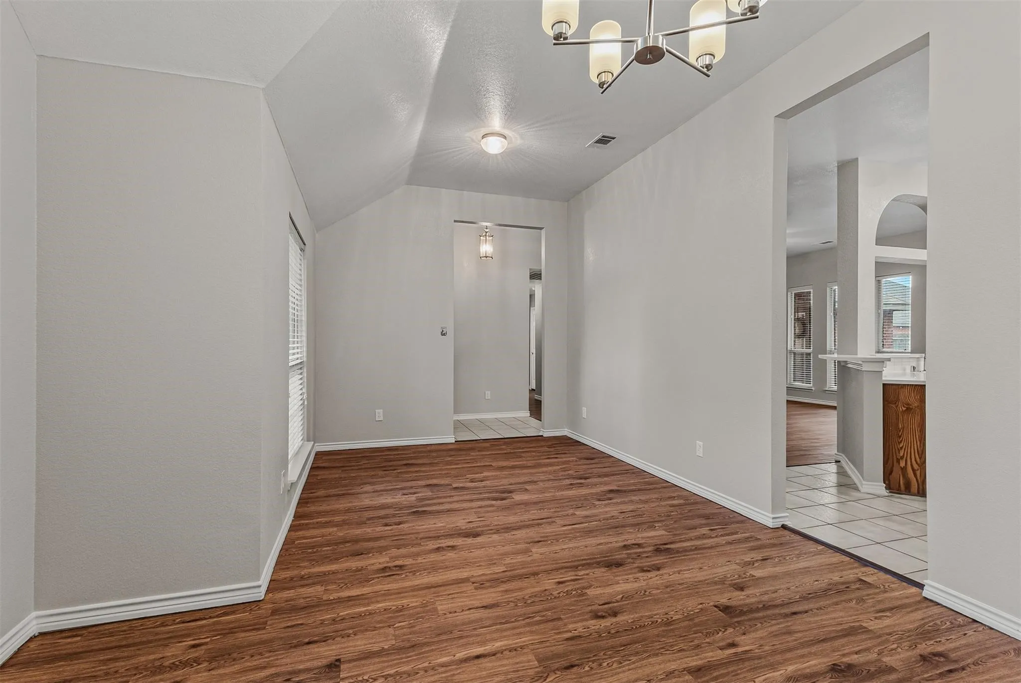 Single Family Residence For Rent in Dallas County , 7413 Providence Drive, Rowlett, Texas 75089, 3 Bedroom, 3 Bathroom, 2 Garage spaces, 2,454 Sqft, built in 2005, mls#21399799, Real Estate Agent in Rowlett, Homes For Rent in Dallas county, Homes For Rent in Rowlett, Realtor in Rowlett Texas, Real Estate Brokerage Independent Realty Texas, Luminita Cordes Realtor